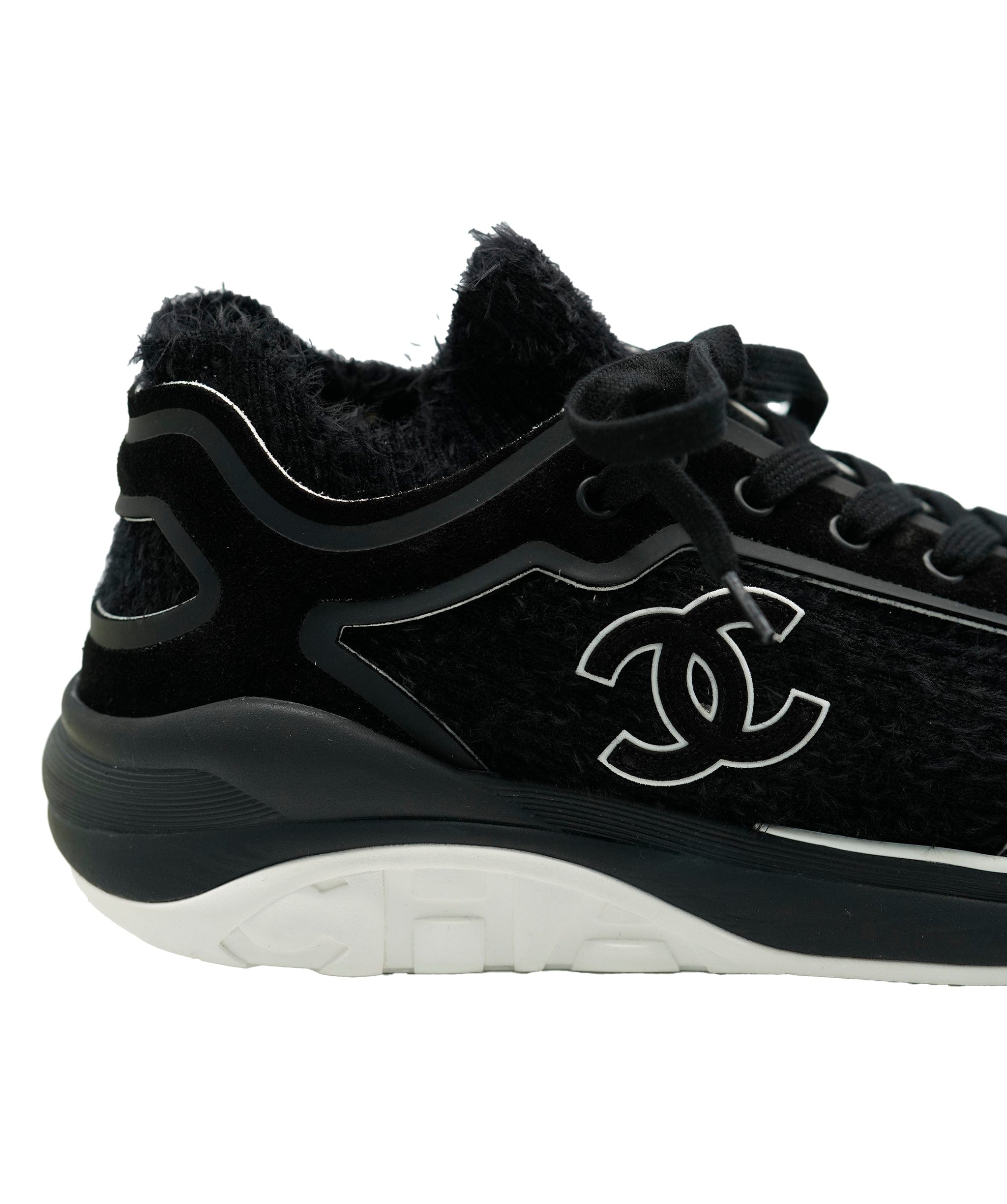 Chanel Chanel 19B Black Fabric Calfskin CC Sneakers ABC0267