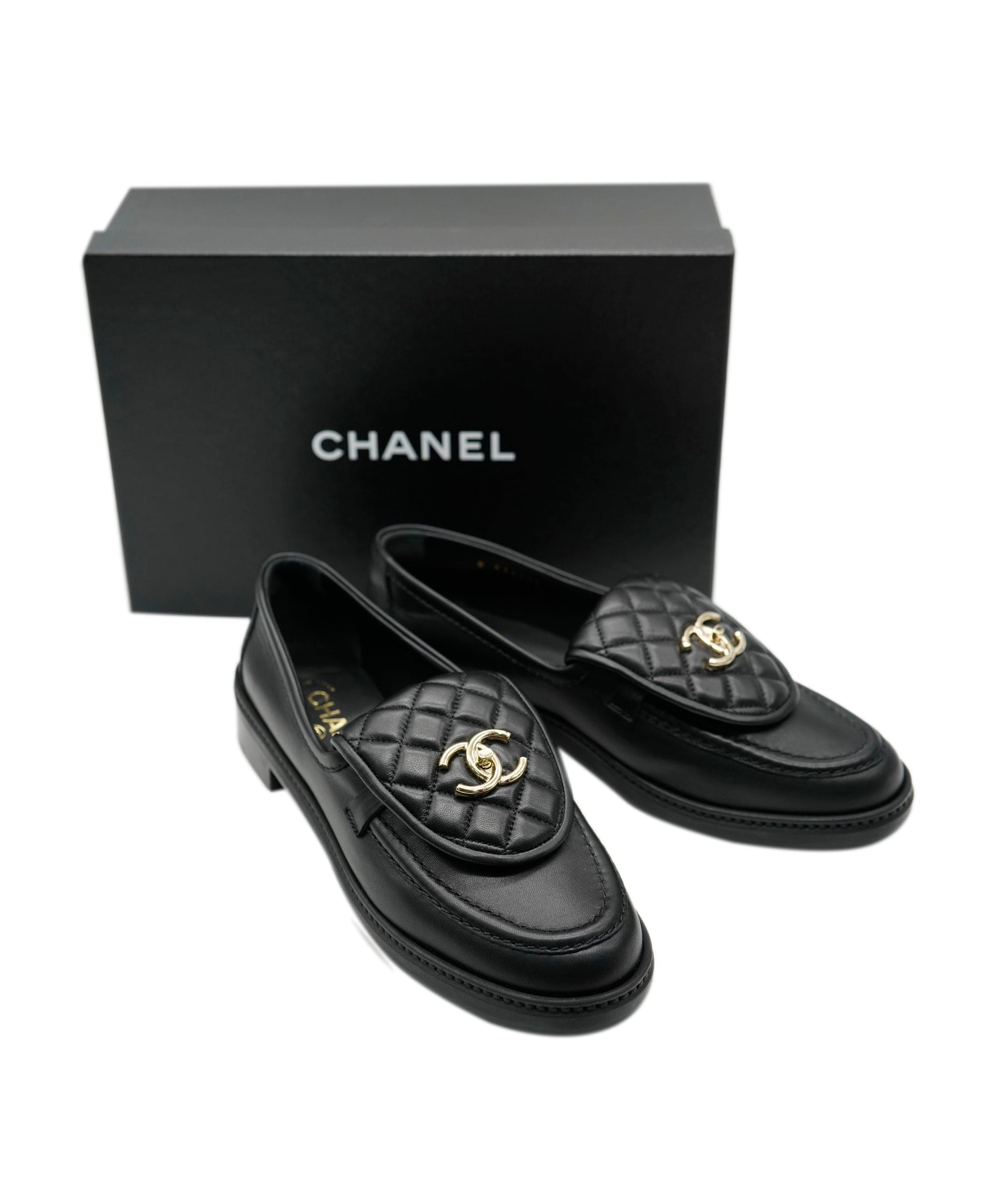 Chanel Chanel Black Turnlock Loafer AVL1161