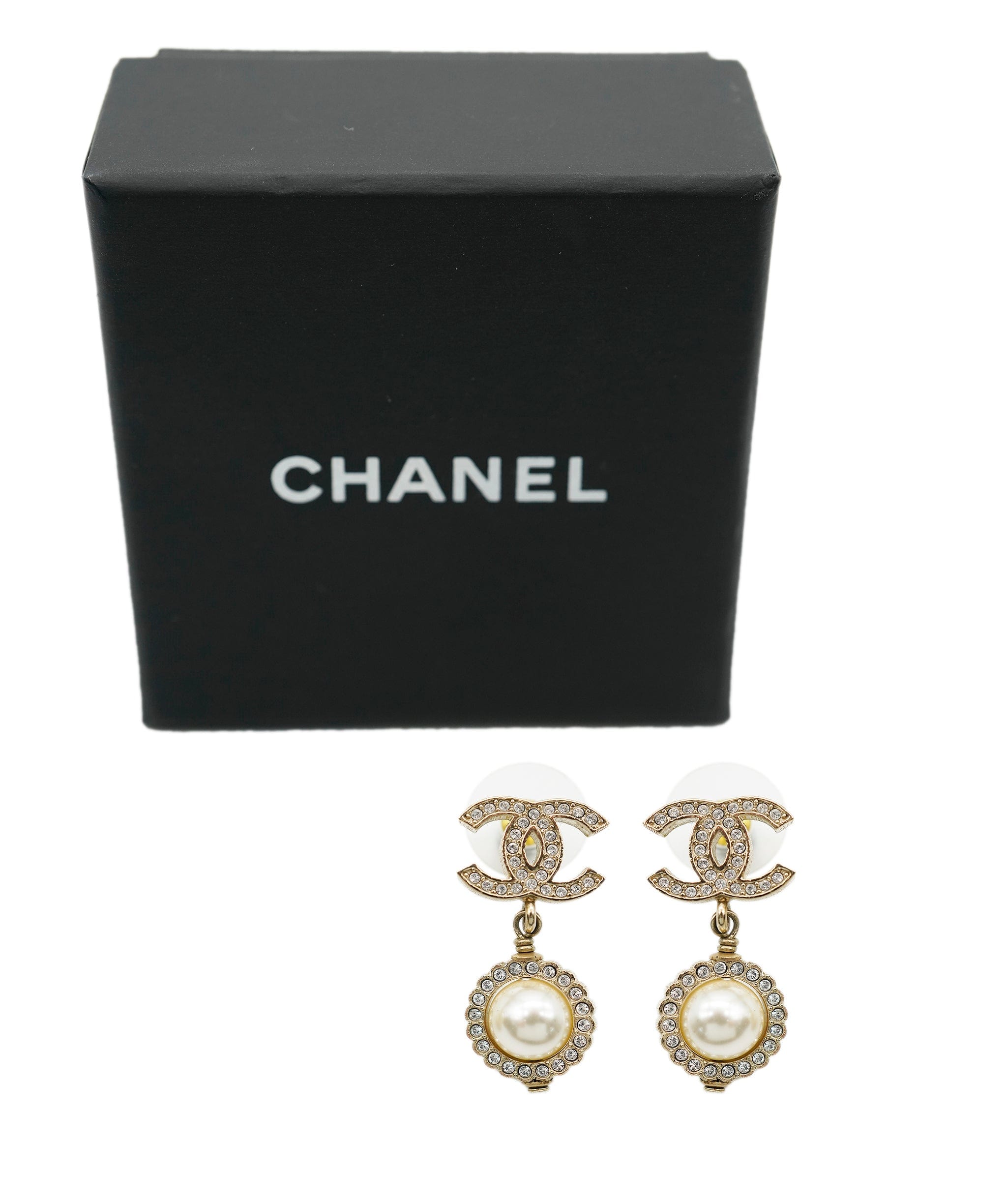 Chanel Chanel cc dangling pearl earrings ALC0775