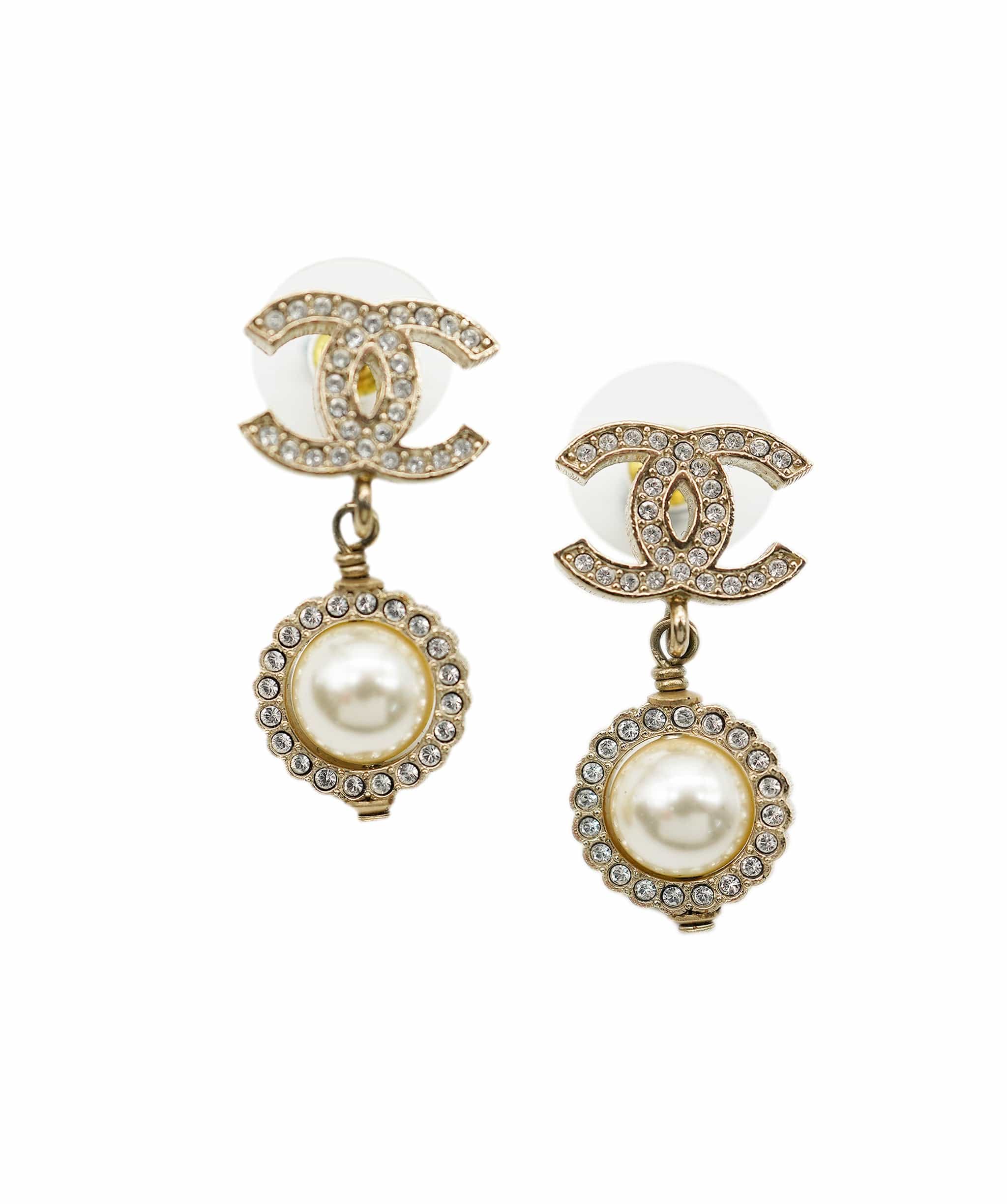 Chanel Chanel cc dangling pearl earrings ALC0775