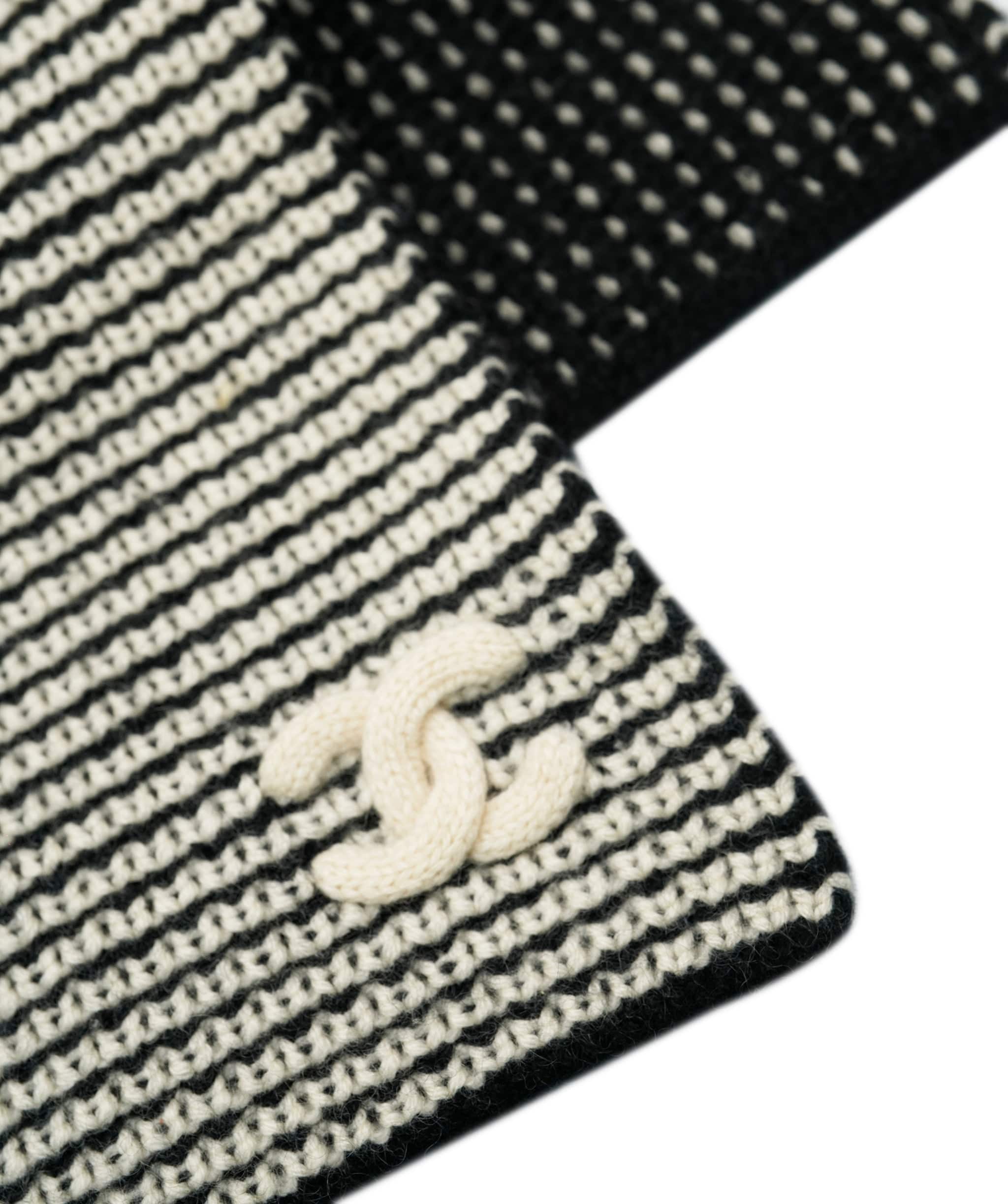 Chanel Chanel CC Tweed Scarf Black White