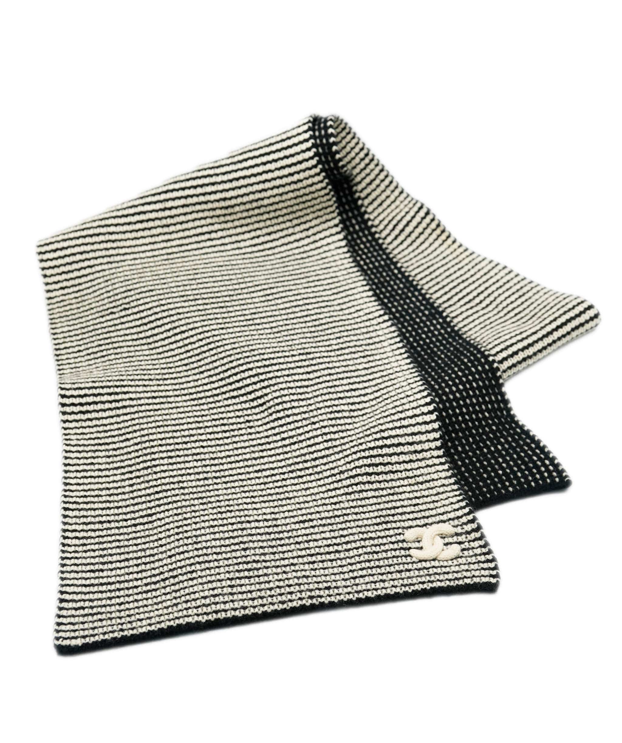 Chanel Chanel CC Tweed Scarf Black White