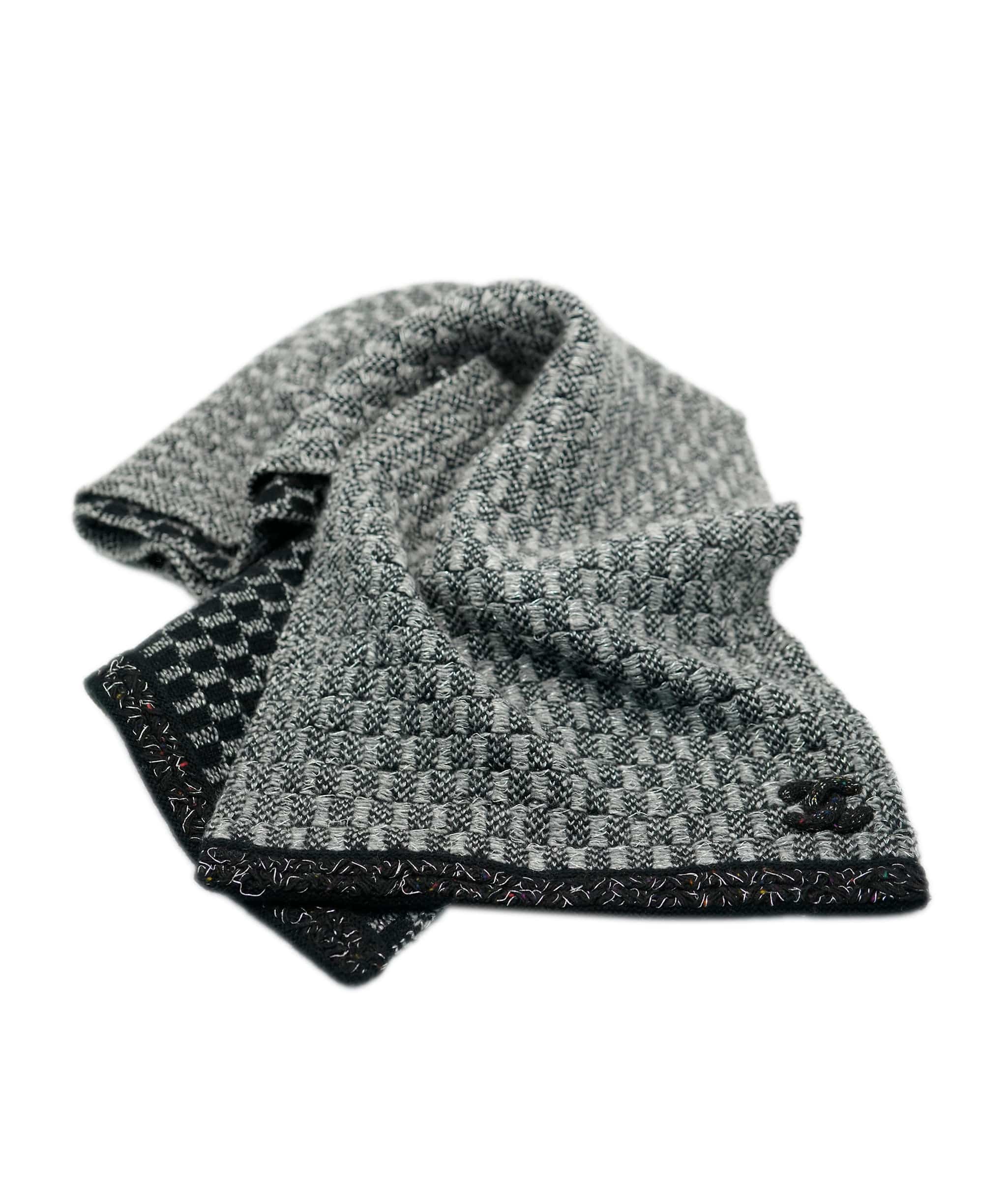 Chanel Chanel Grey Cashmere CC Scarf and Hat Set AGL2504