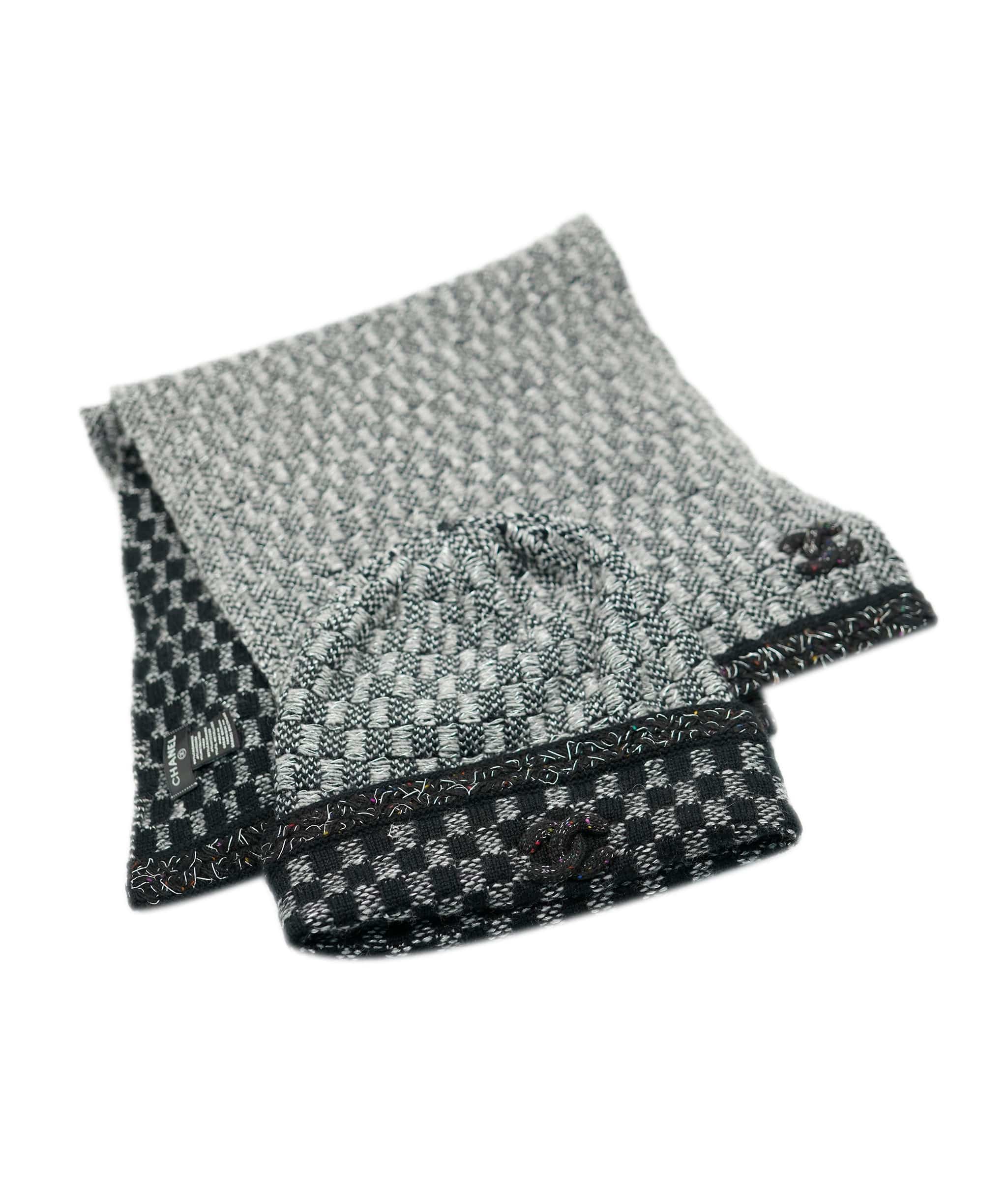 Chanel Chanel Grey Cashmere CC Scarf and Hat Set AGL2504