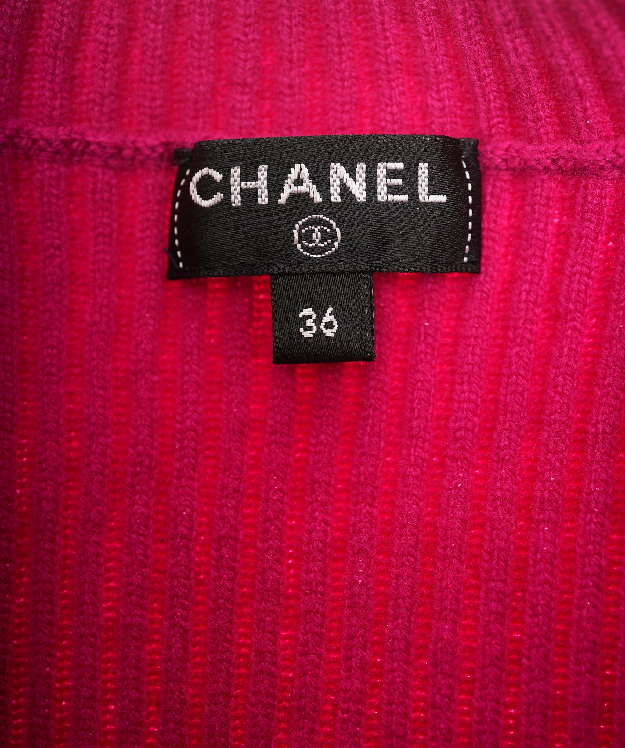 Chanel Chanel Pink Knitted Ribbed CC T Shirt Size 36 - AGL2106