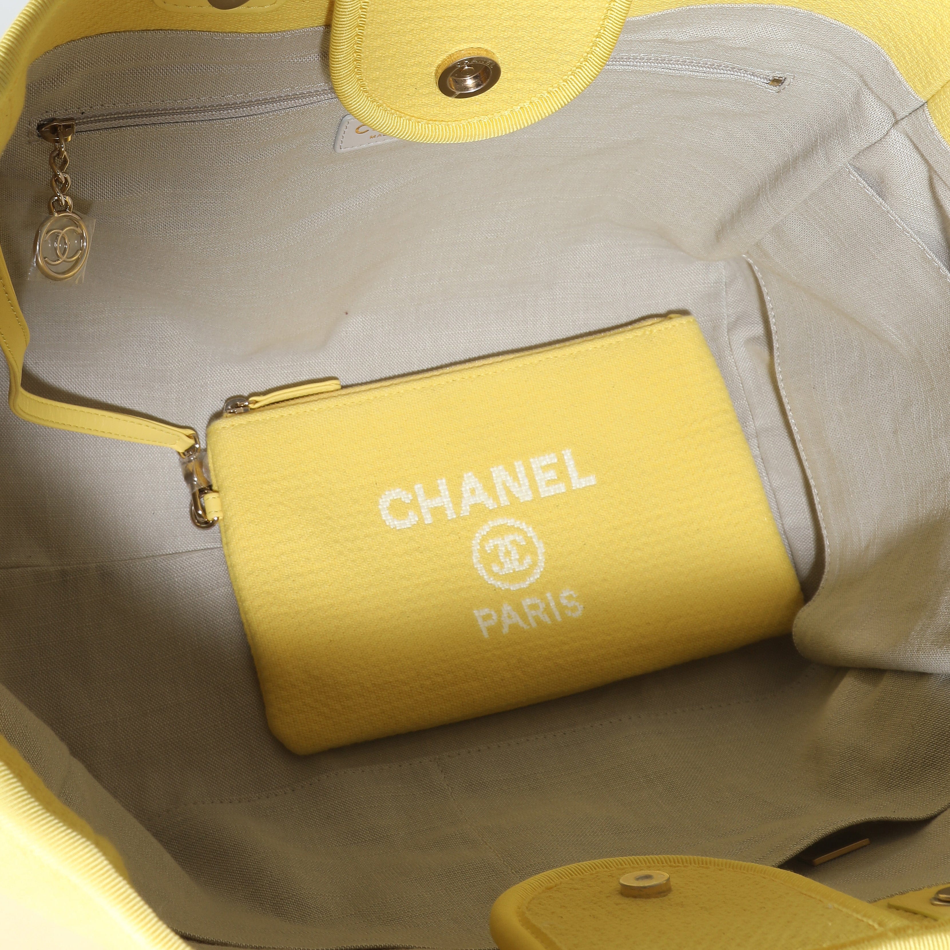 Chanel Chanel Yellow Mixed Fibers Medium Deauville Tote