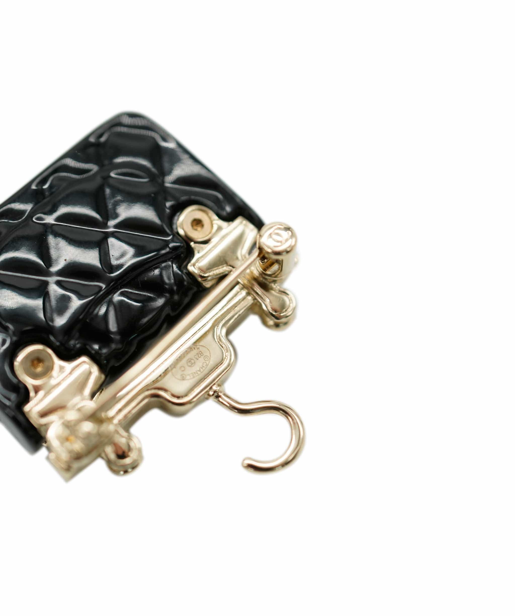 Chanel Chanel black classic flap brooch  - AJC0729