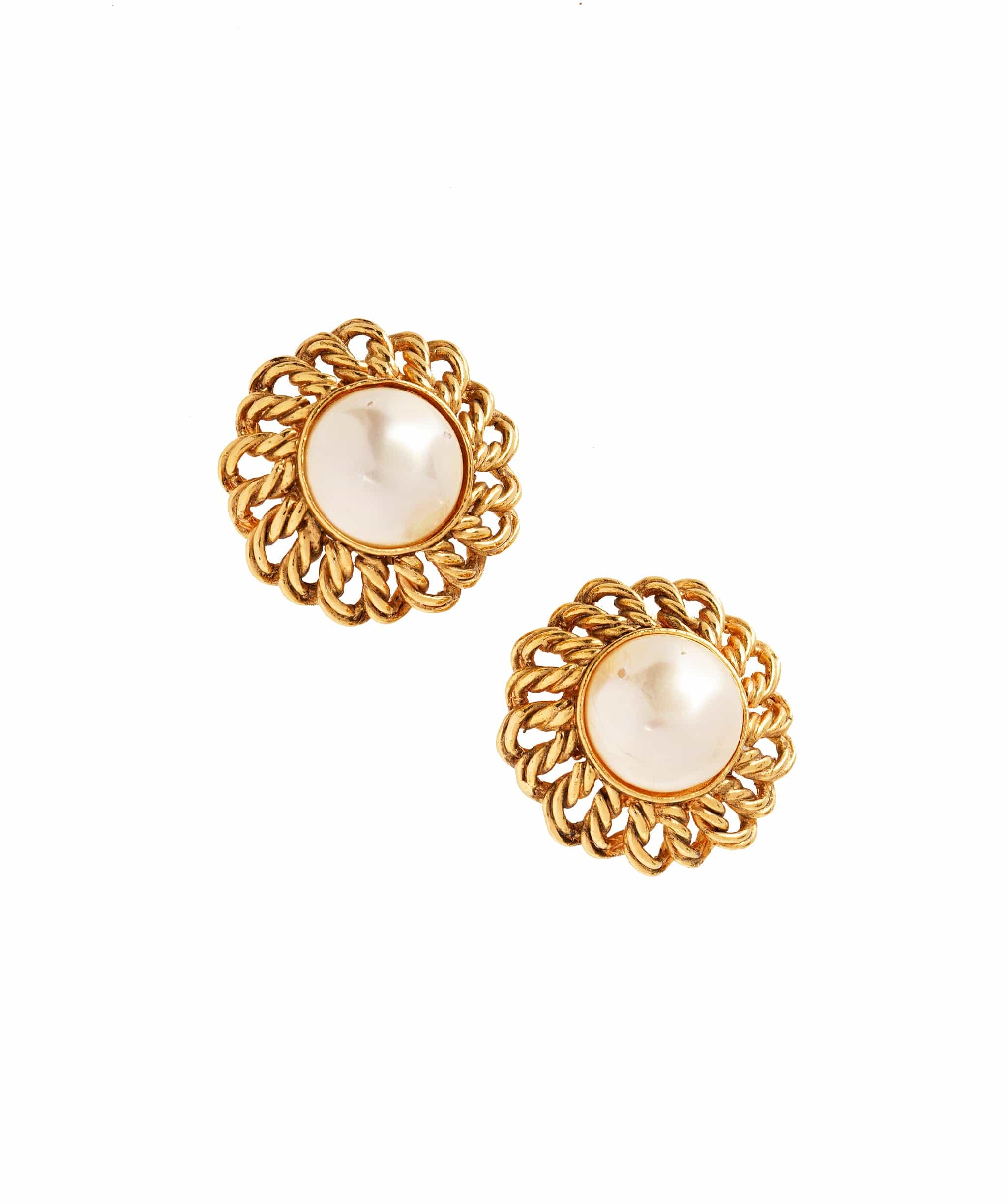 Chanel CHANEL COCO Mark Earring metal Gold CC Auth 70878 DBXS1638