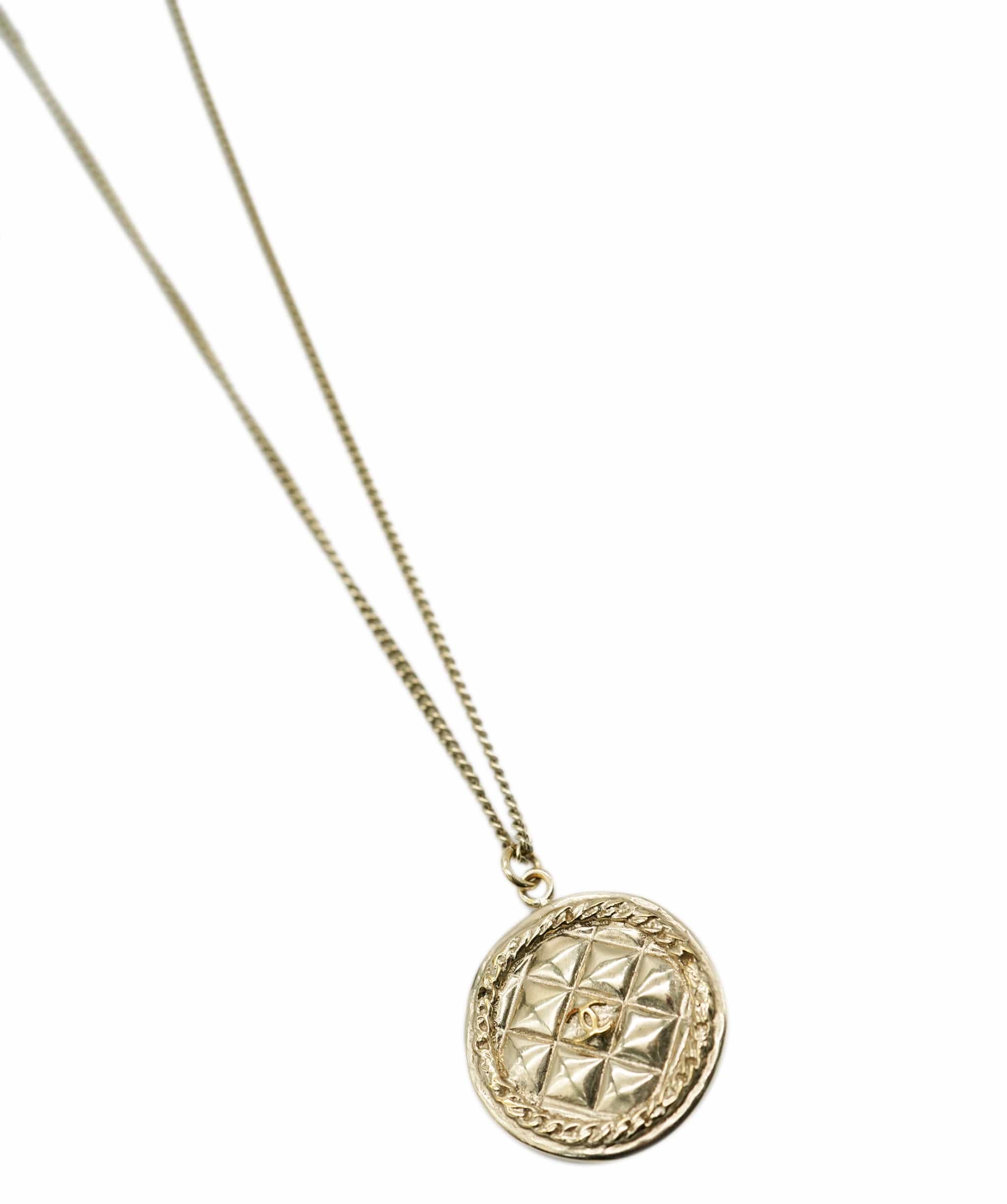 Chanel Chanel Round CC Necklace ALC1385