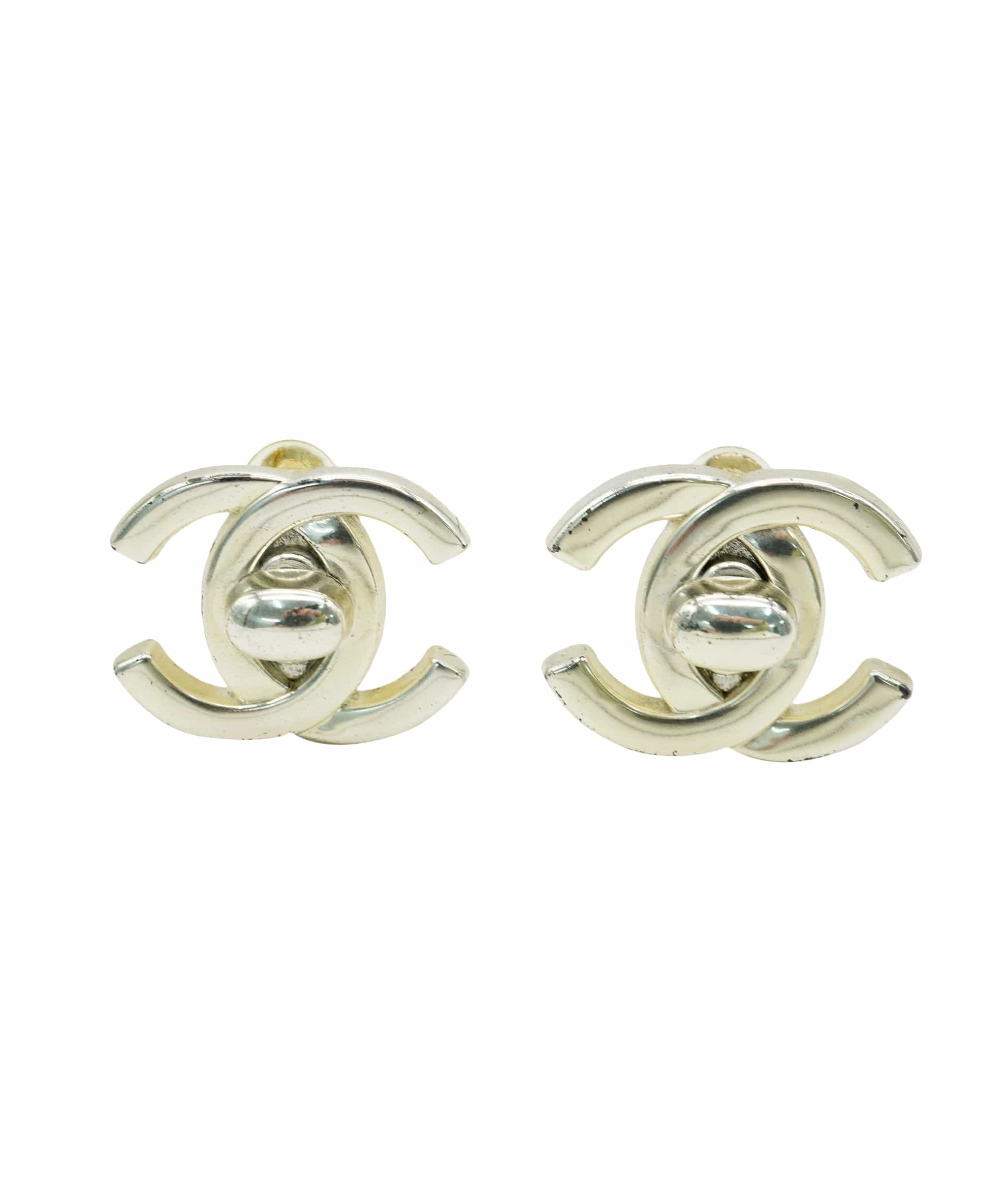 Chanel CHANEL TURNLOCK SILVER CC EARRINGS 96P DBXS2126