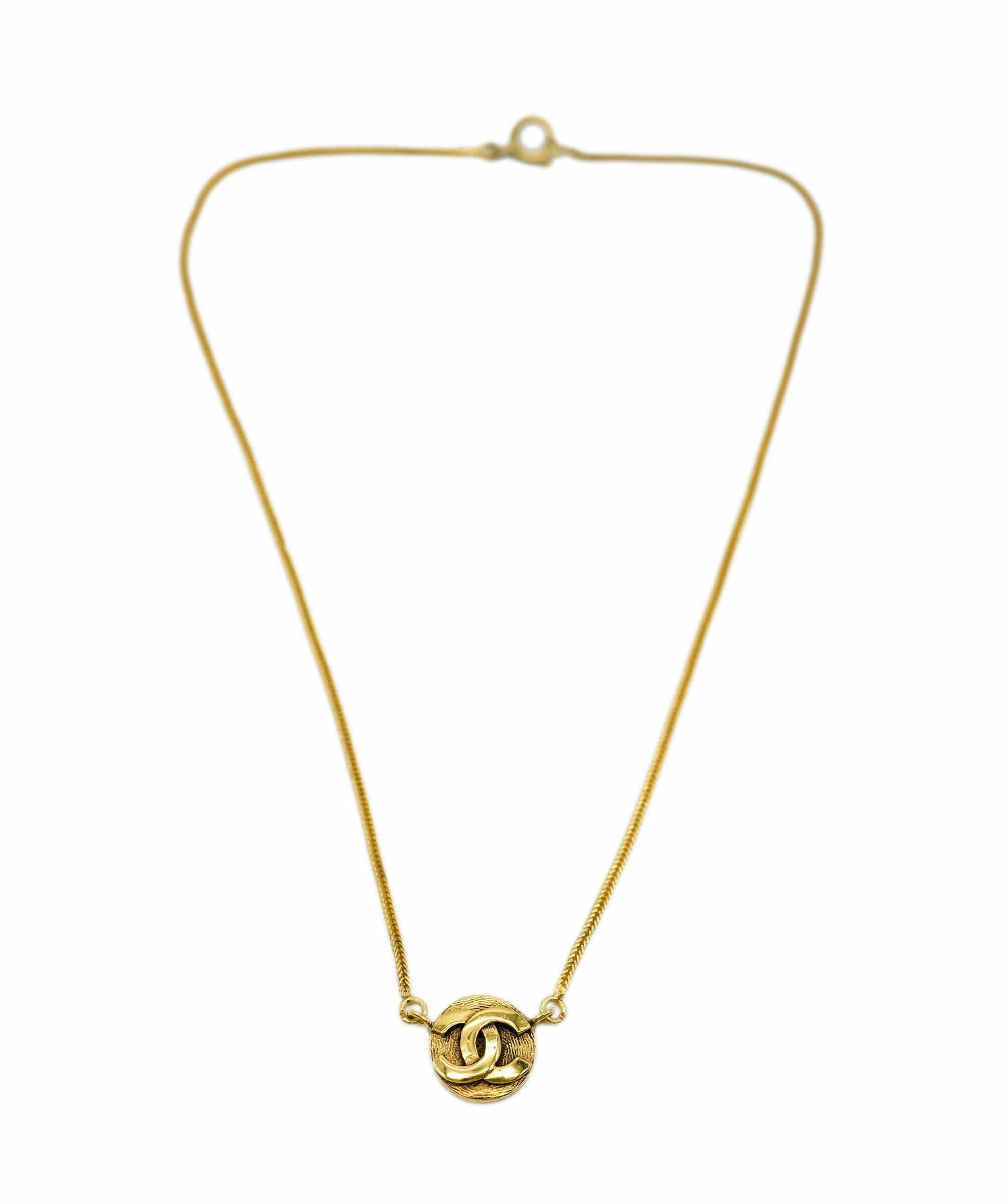 Chanel CHANEL Vintage Gold-Tone CC Round Necklace DBXS2181