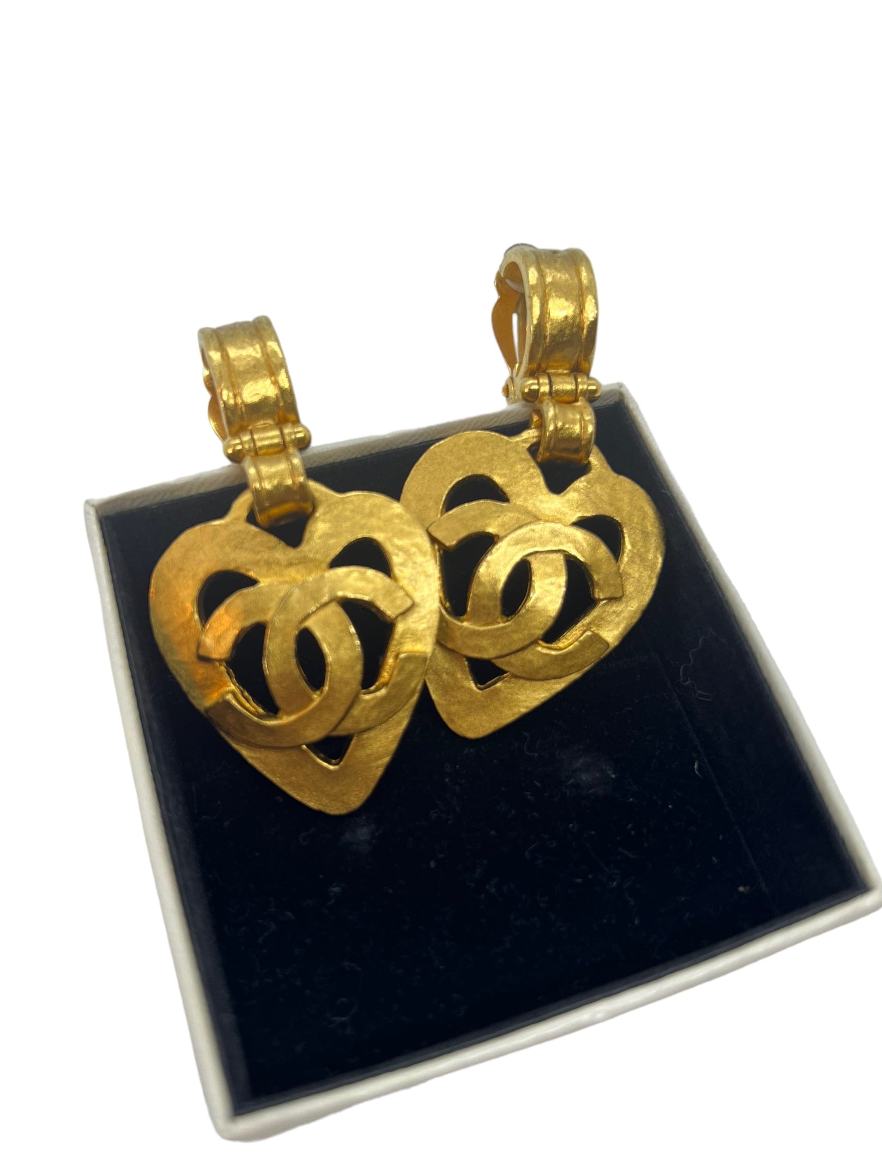 Chanel Heart Clip On Chanel Earrings 95P UKL1444