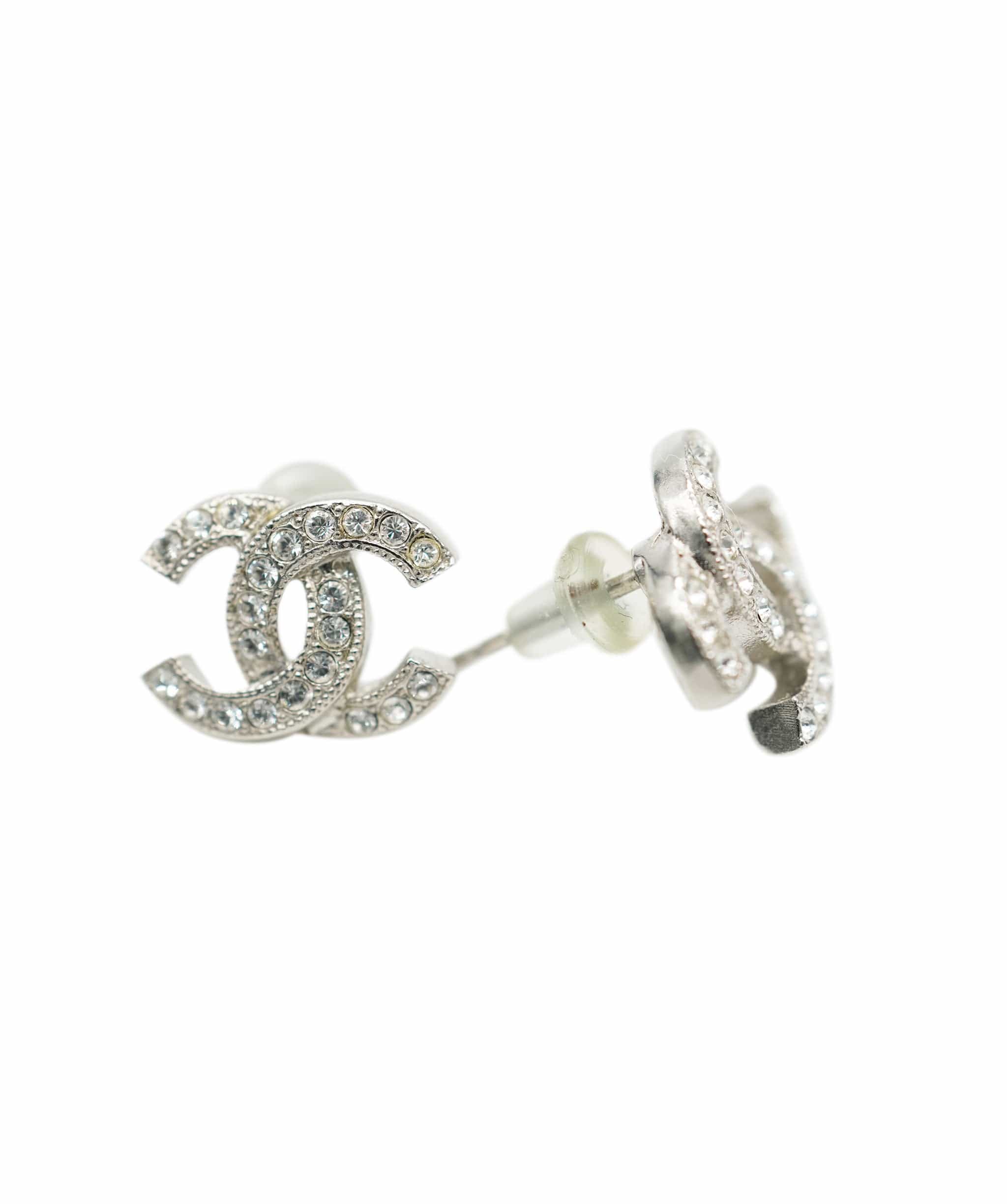 Chanel Silver Tone Chanel 2017 CC Strass Stud Earring ABC0548