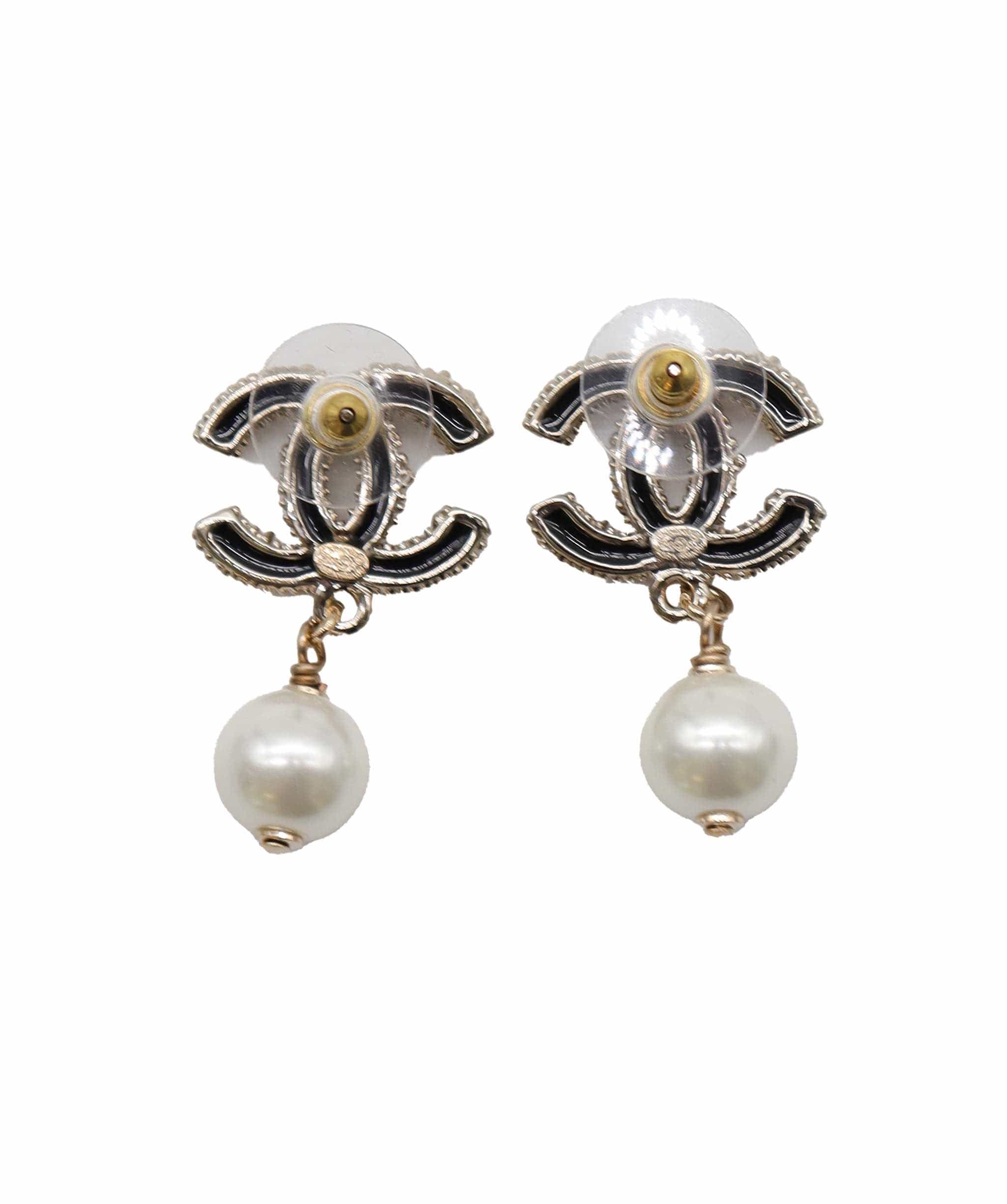 Chanel CHANEL Pearl Earring metal Silver CC Auth 89078 DXBV0406