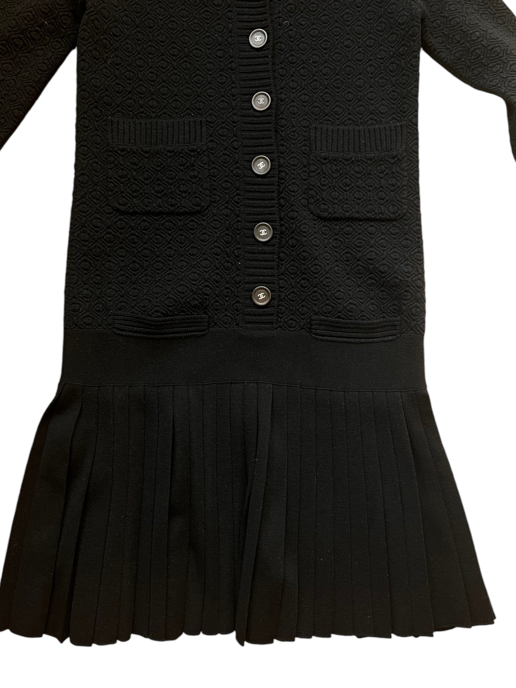 Chanel Chanel Black Knit Pleated Dress with CC buttons AVC2145