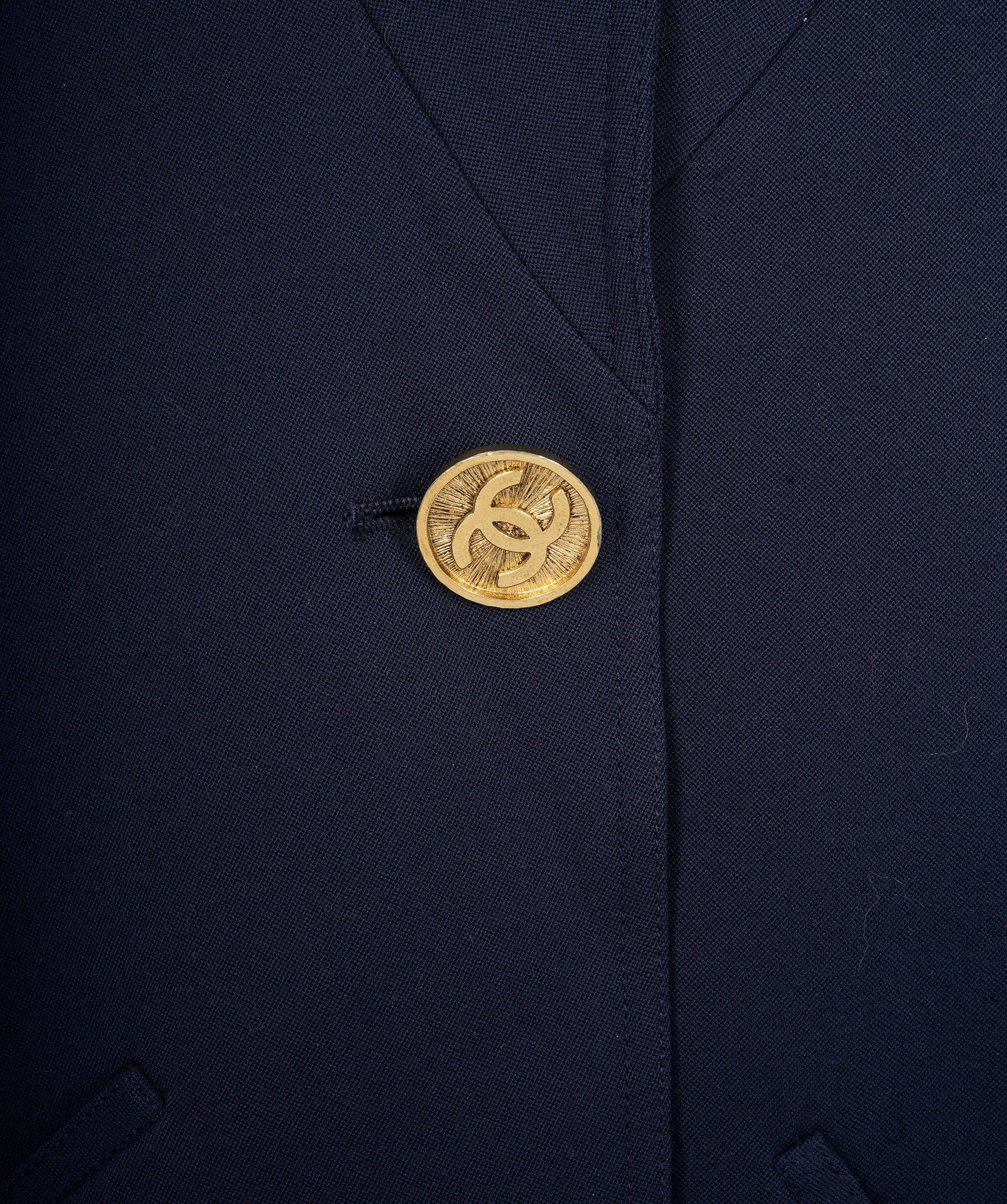 Chanel Chanel Blazer Navy size 38 Gold CC Buttons - AJC0673