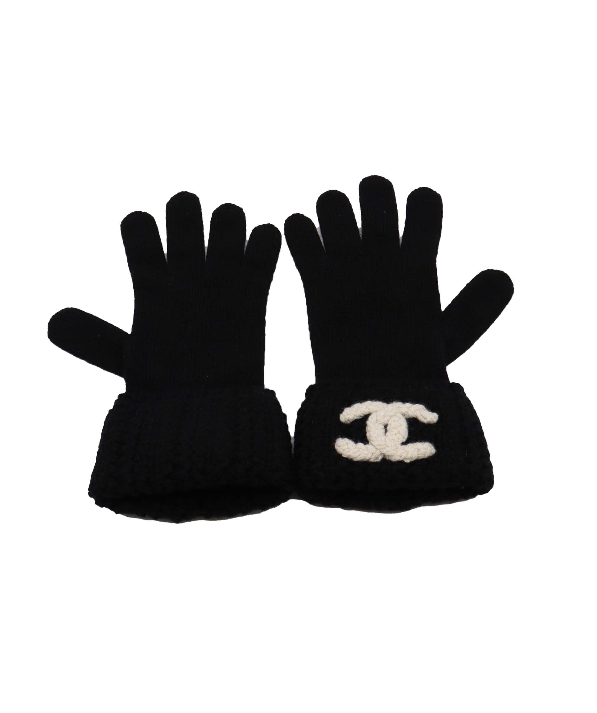 Chanel Chanel CC Logo Gloves Black White DXBK0089