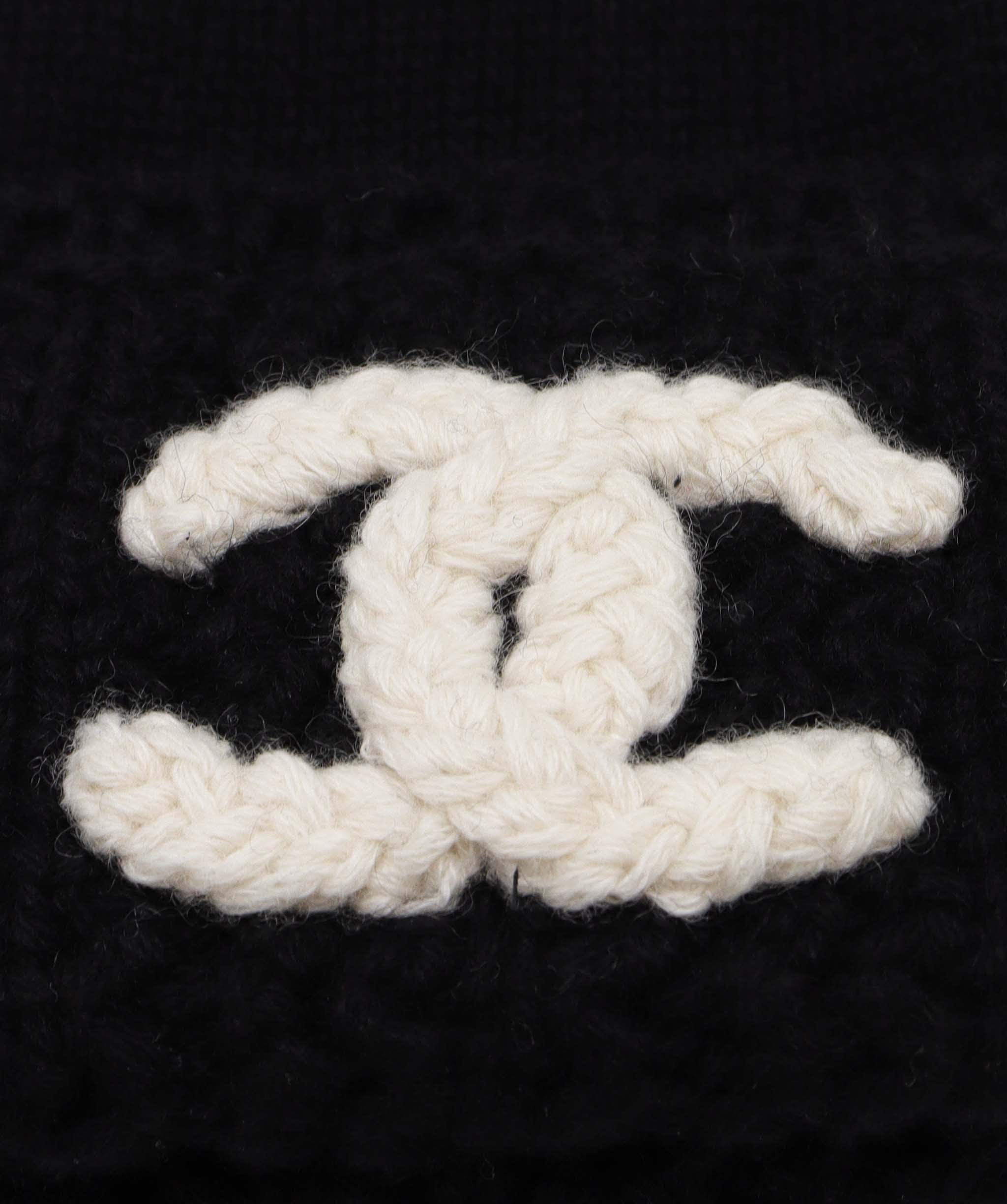 Chanel Chanel CC Logo Gloves Black White DXBK0089