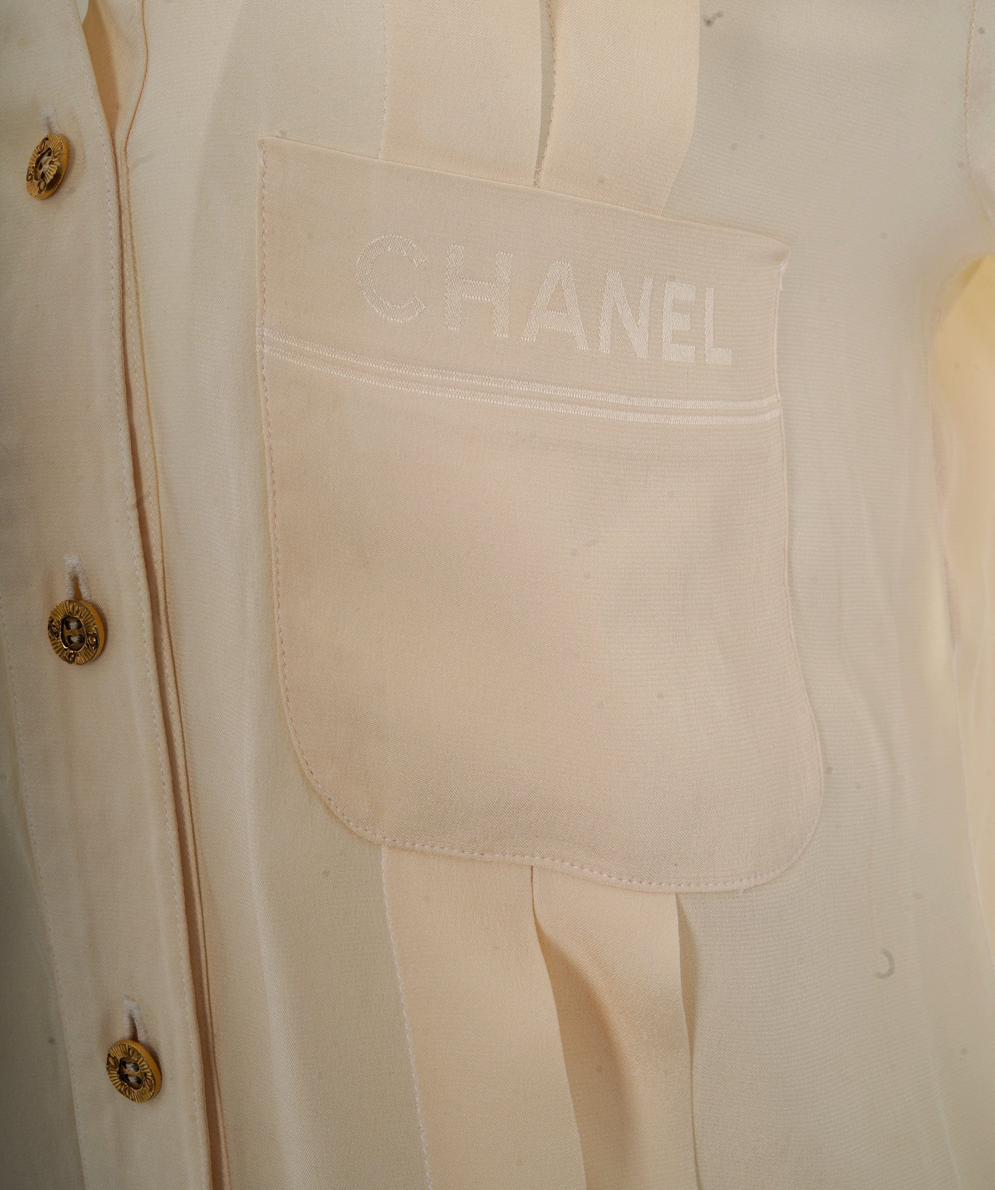 Chanel Chanel V neck shirt Cream with CC buttons ALC1174