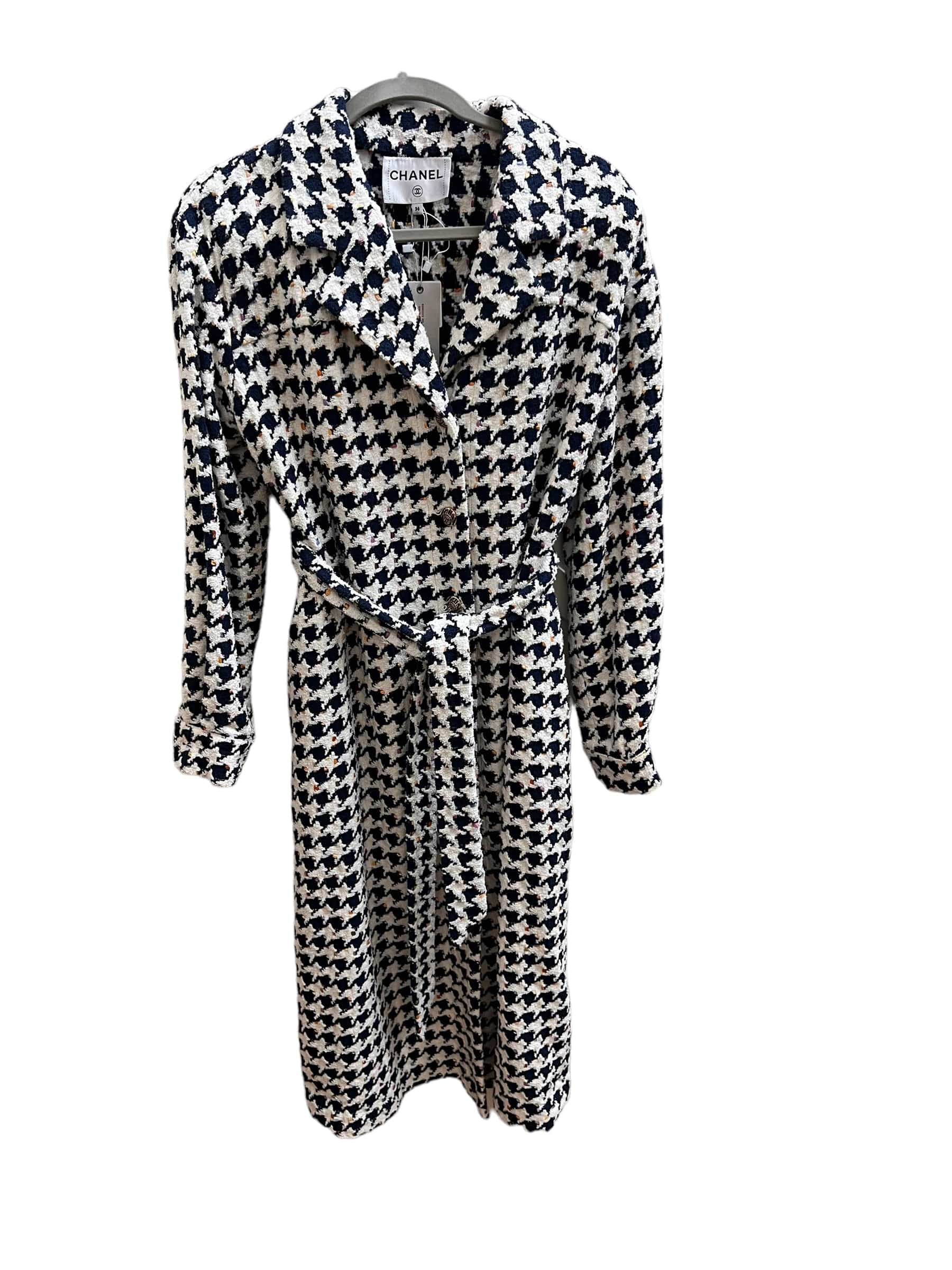 Chanel Chanel White/Navy Heringbone Coat UKL1429