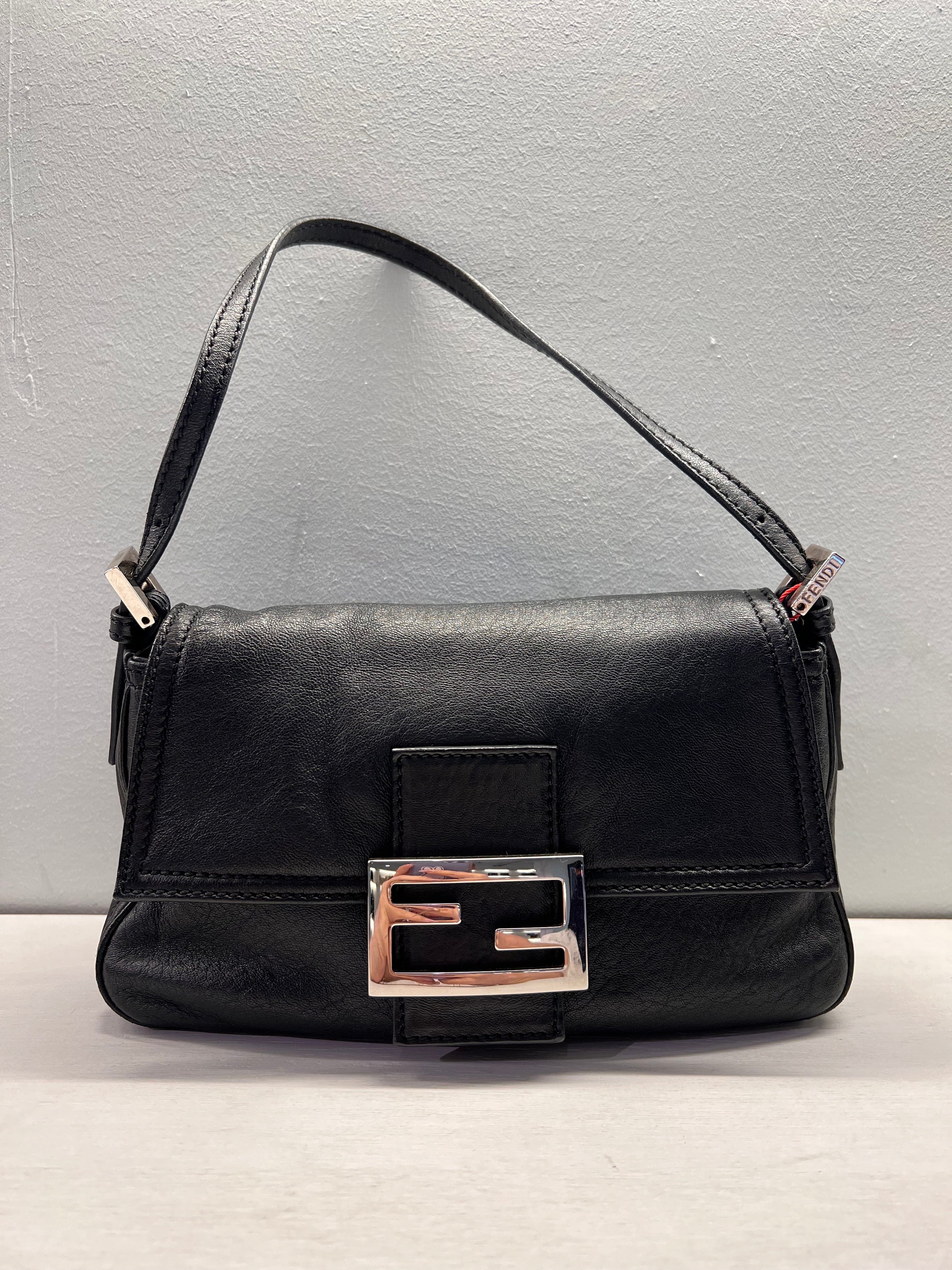 Fendi Fendi Baguette Shoulder bag in Lambskin SYCC108