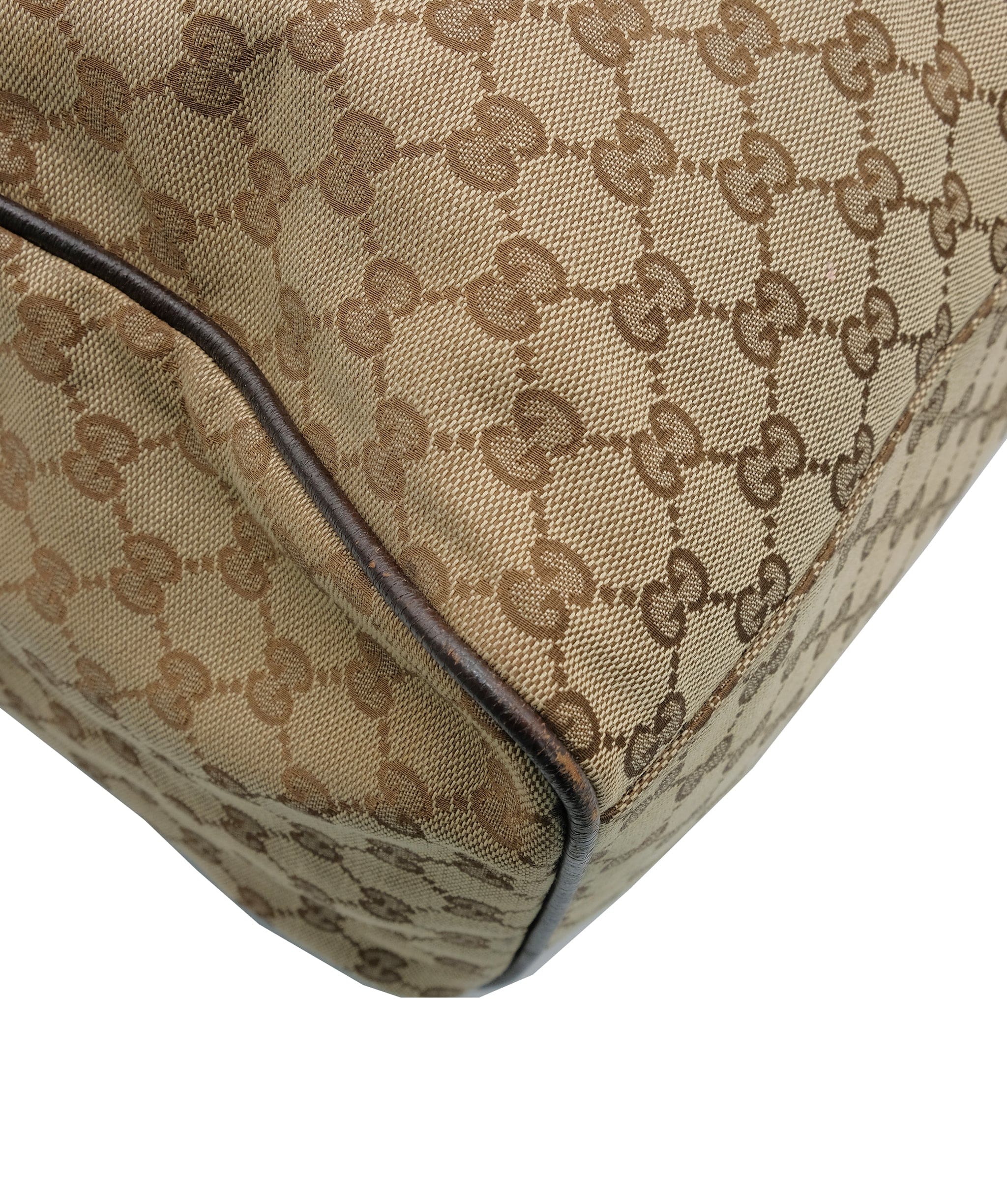 Gucci Gucci Logo Fabric Travel Bag RJC2644