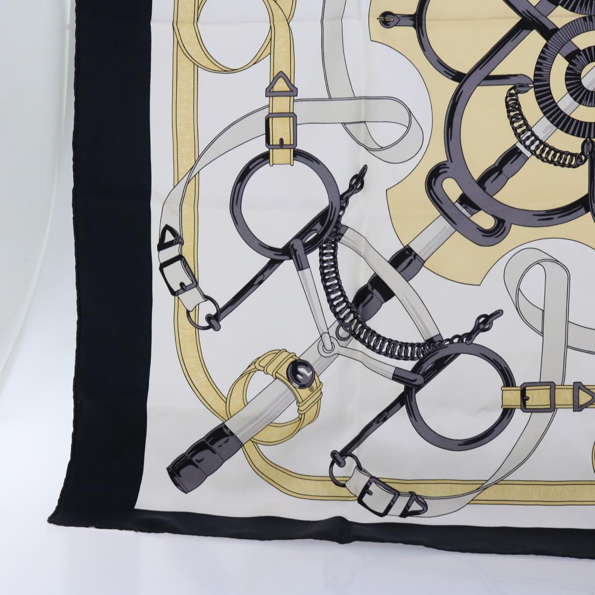 Hermès HERMES Carre 90 Eperon d'Or Scarf Silk Black White Auth am5304 DXBS0613