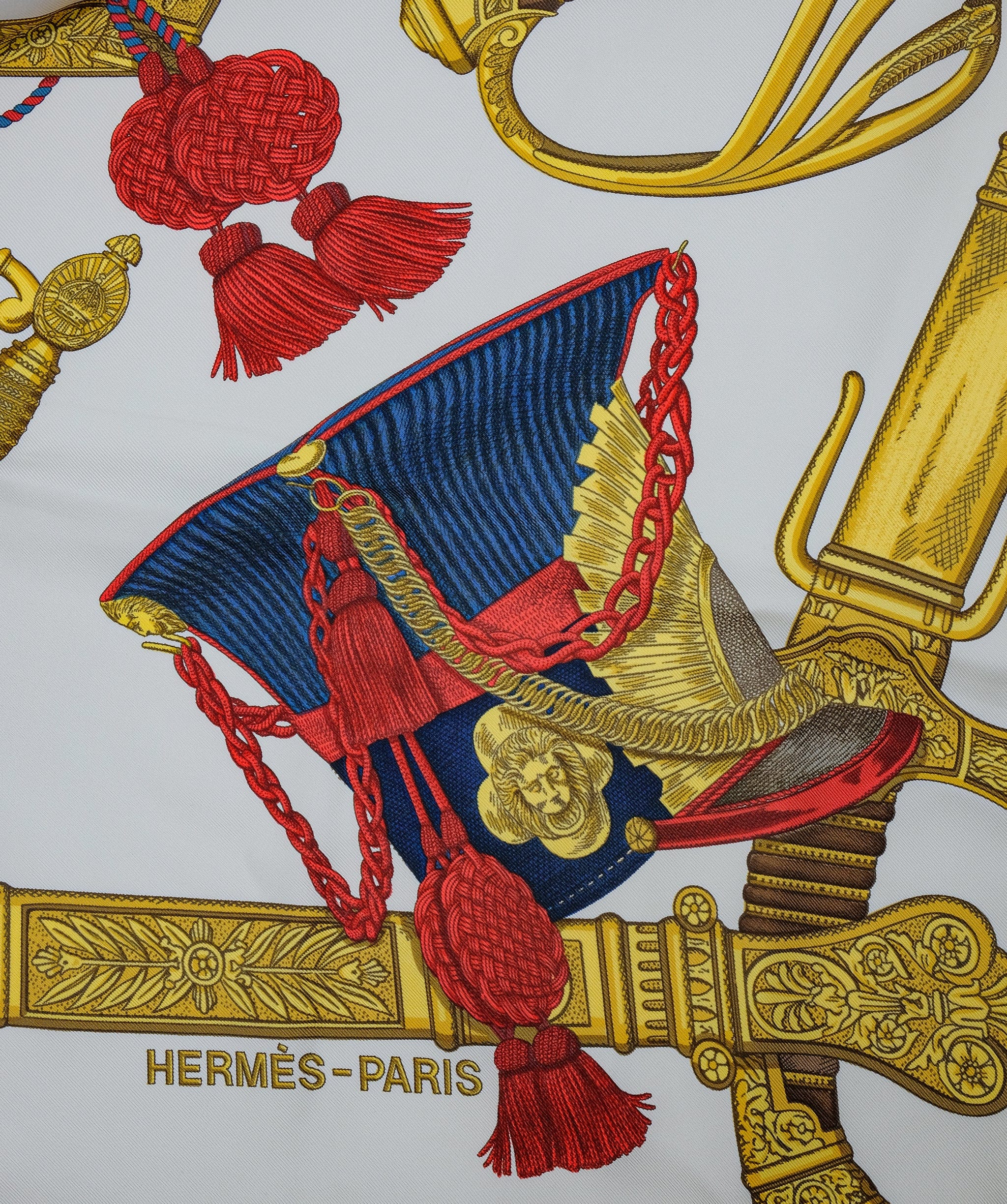 Hermès HERMES Carre 90 grand uniforme Scarf SilkWhite Auth 53761 DXBS0354