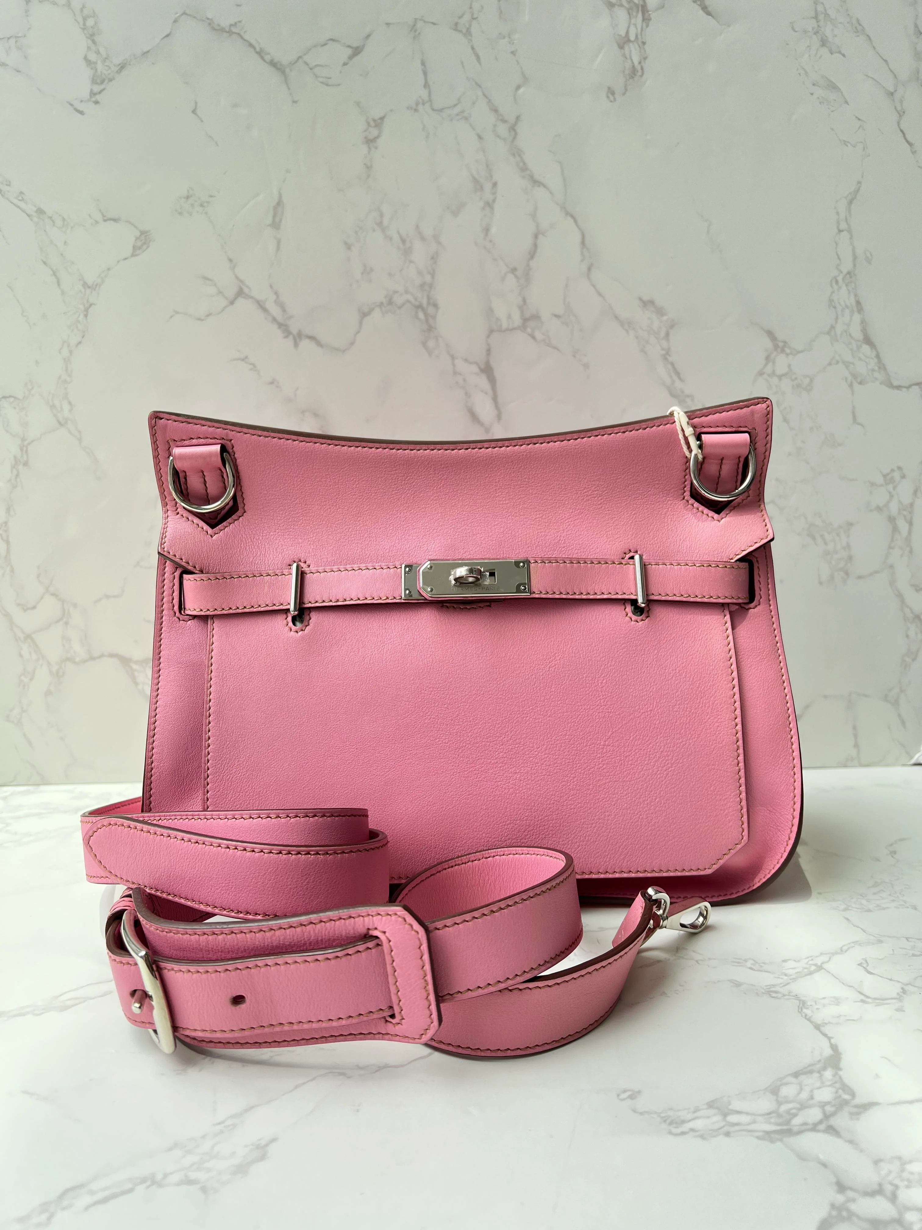 Hermès Hermes Jypsiere 28 Bubblegum Swift PHW #N
Comes with Dustbag and Strap SYCE030538