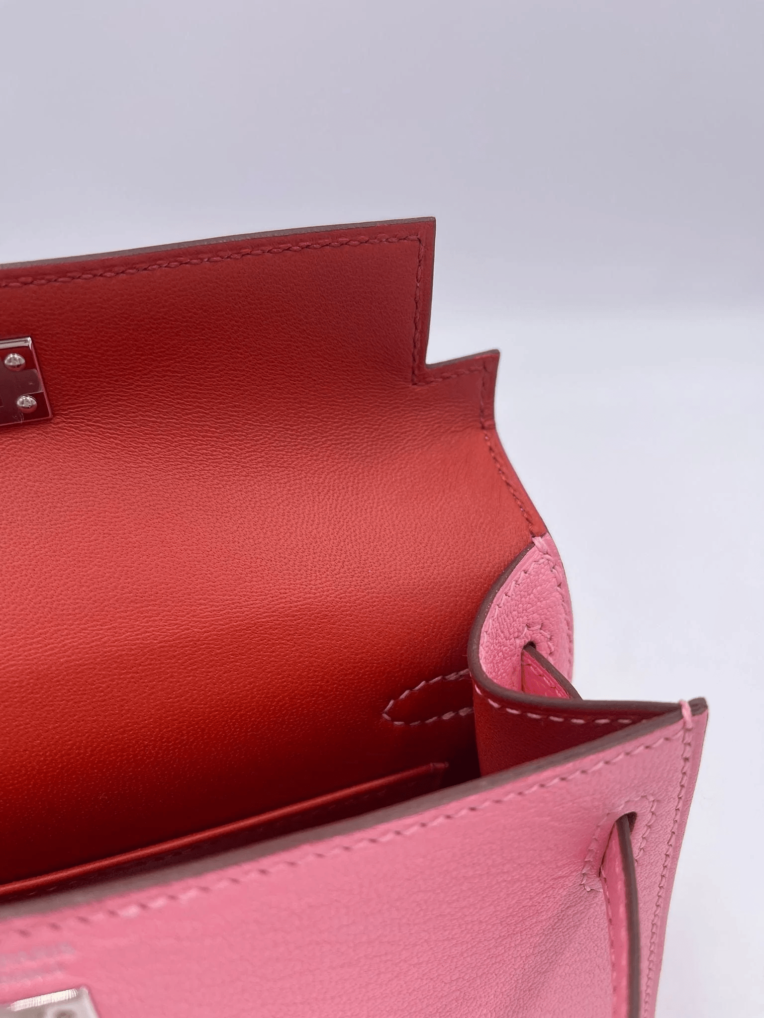 Hermes HERMÈS MINI KELLY II 20CM "VERSO" ROSE CONFETTI WITH SANGUINE INTERIOR Chèvre Leather with Palladium Hardware