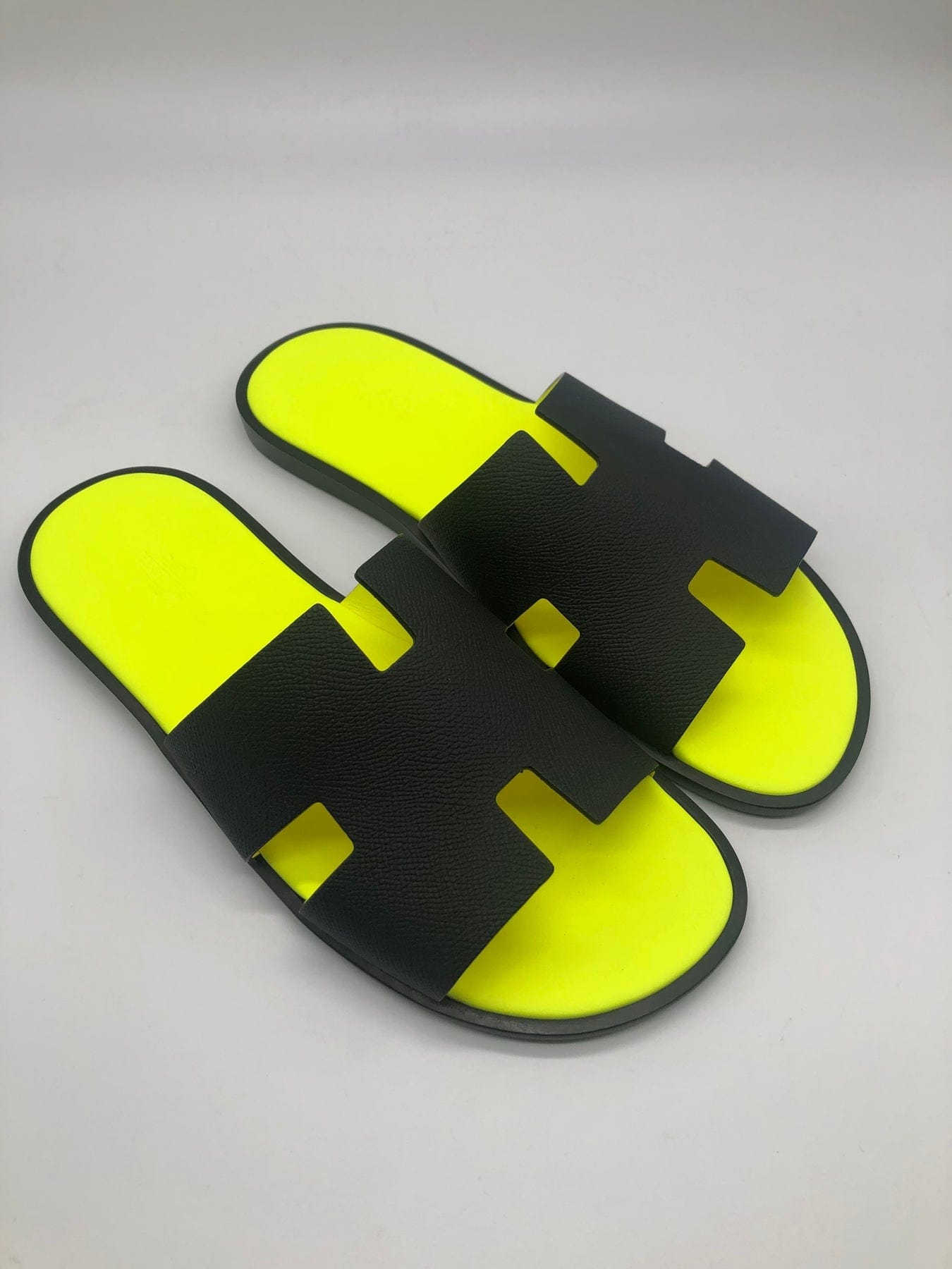 Hermès HERMÈS IZMIR SANDAL Black & Jaune Fluo 43.5