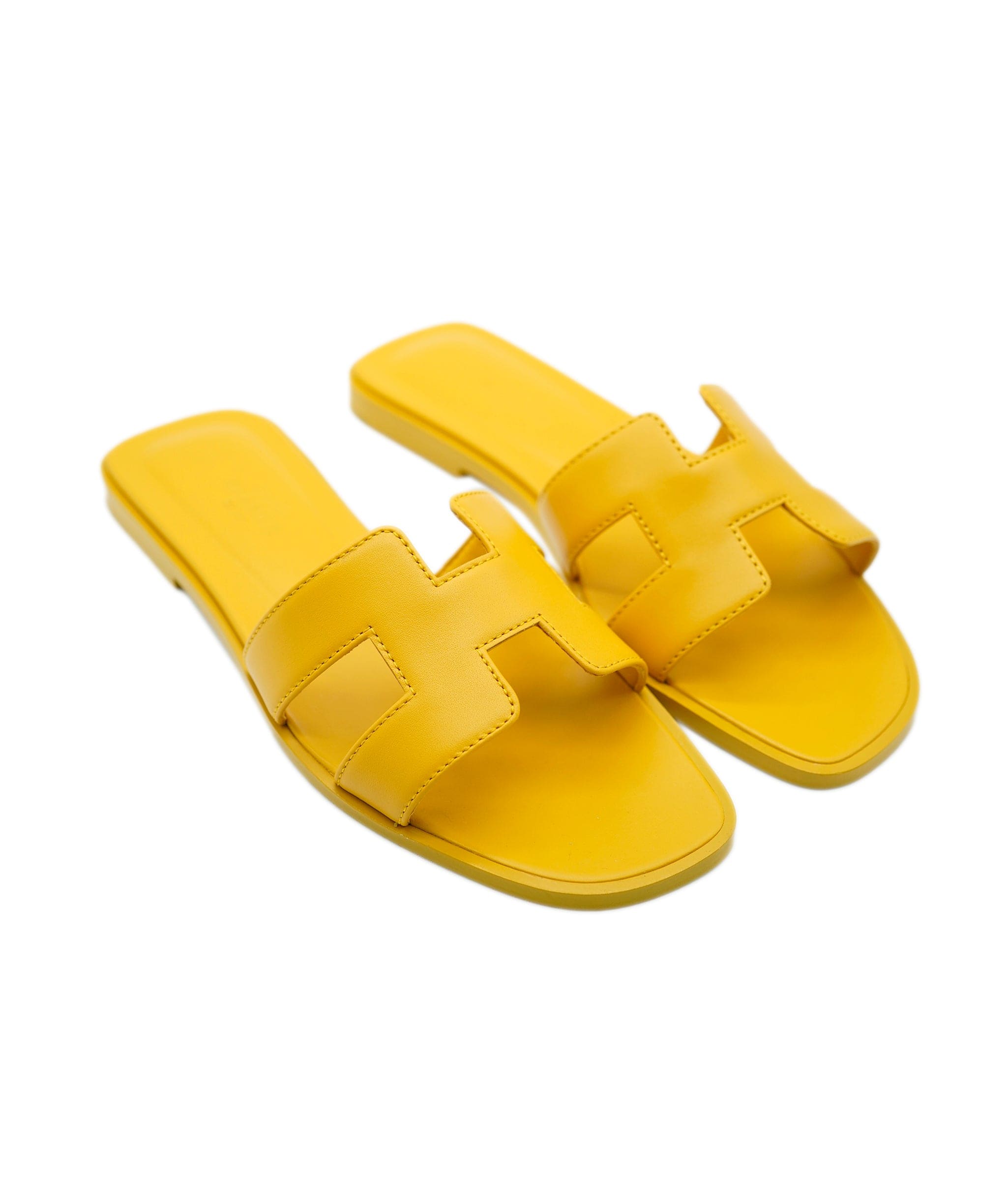 Hermès Oran Sandals, Jaune Topaze, Size 36