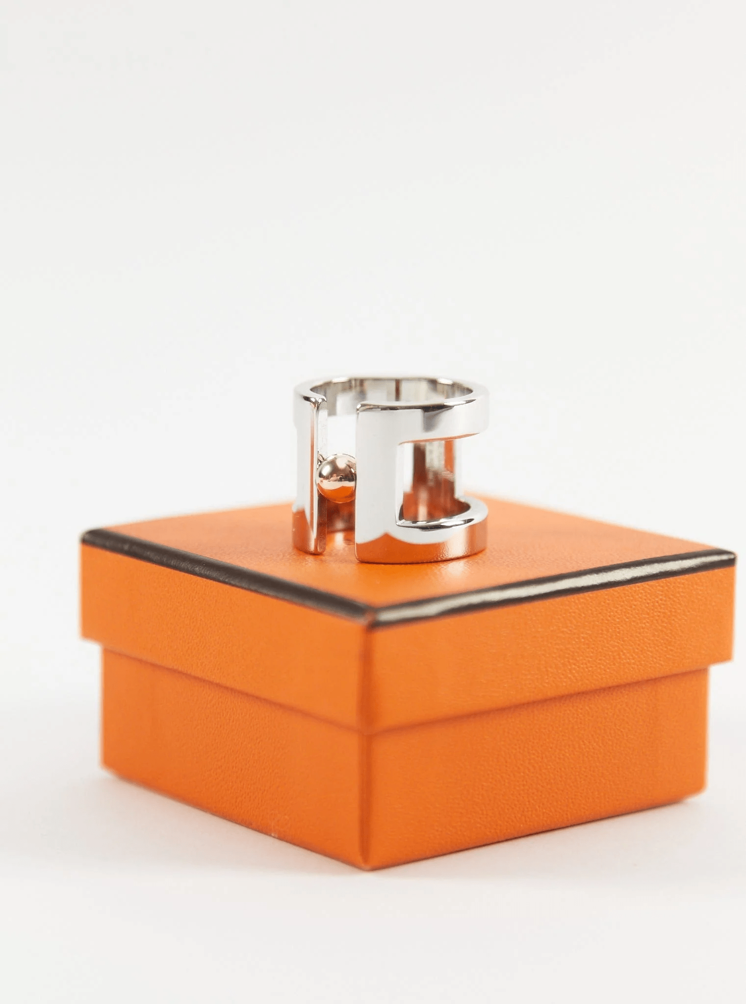 Hermès HERMÈS H PERLE SCARF RING Palladium