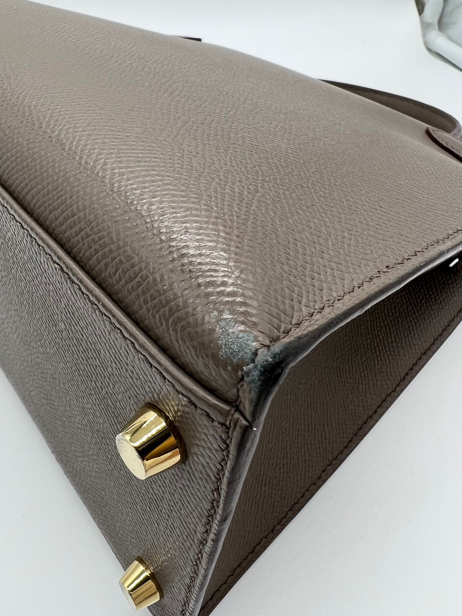 Hermès PRELOVED HERMÈS KELLY 28CM GRIS ETAIN Epsom Leather with Gold Hardware