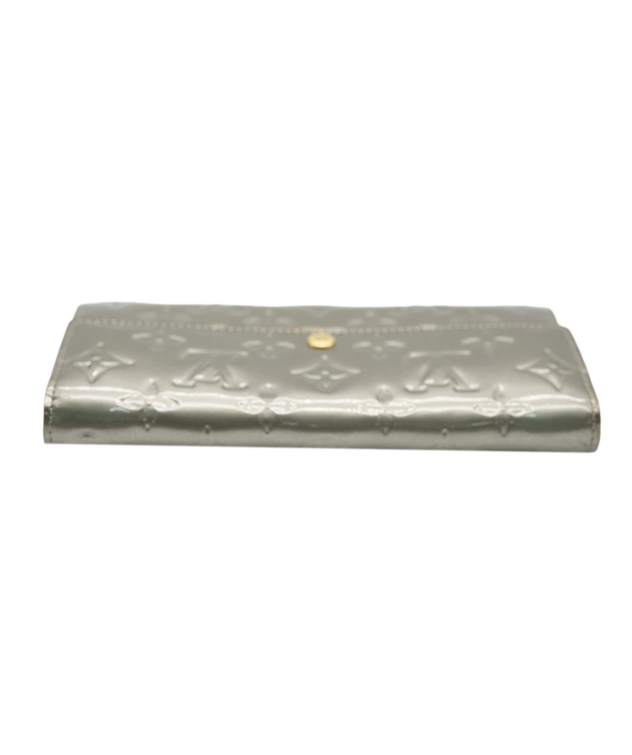 Louis Vuitton Louis Vuitton Silver wallet monogram AVL1184