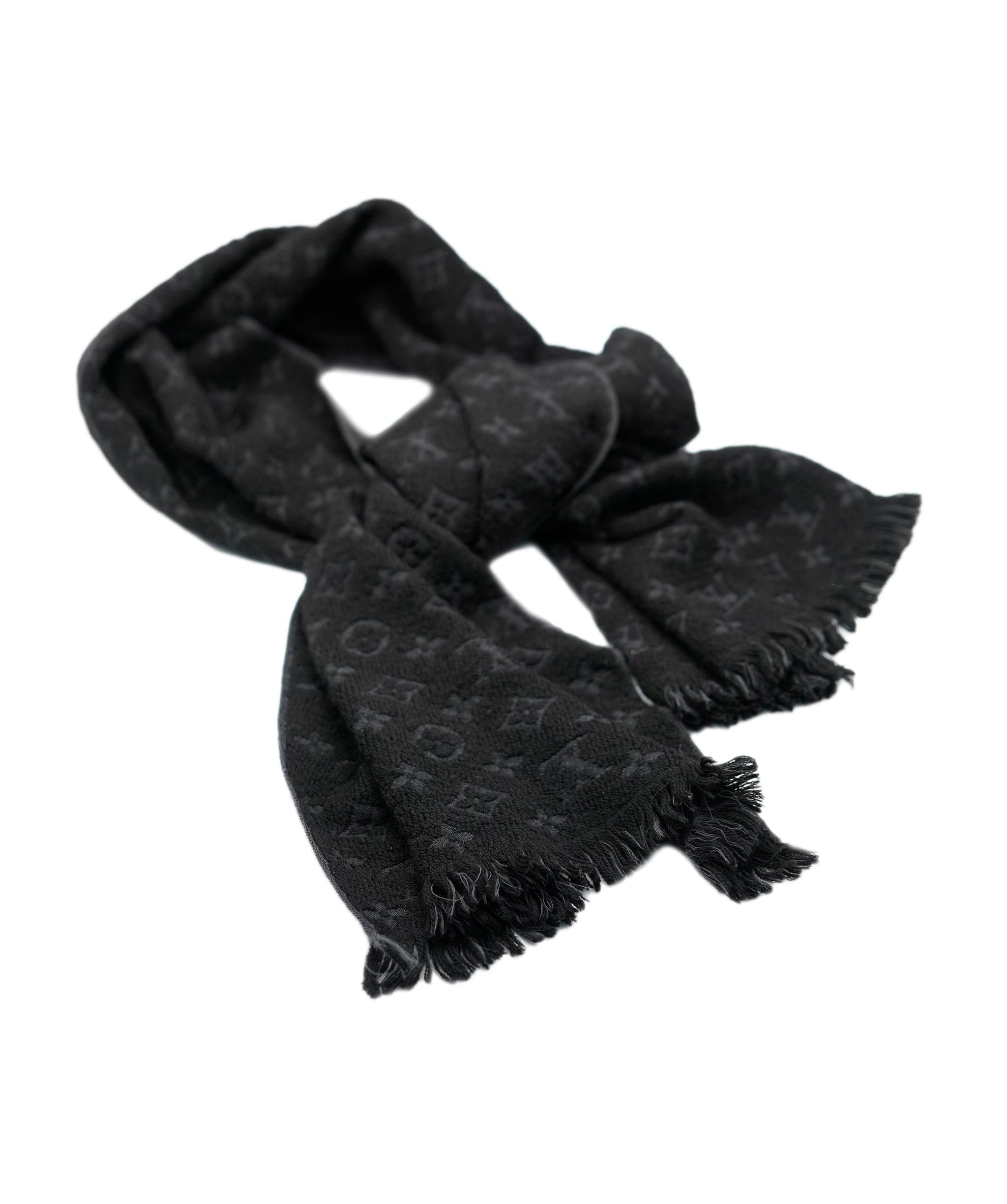 Louis Vuitton Louis Vuitton Wool Black Scarf ALC0616