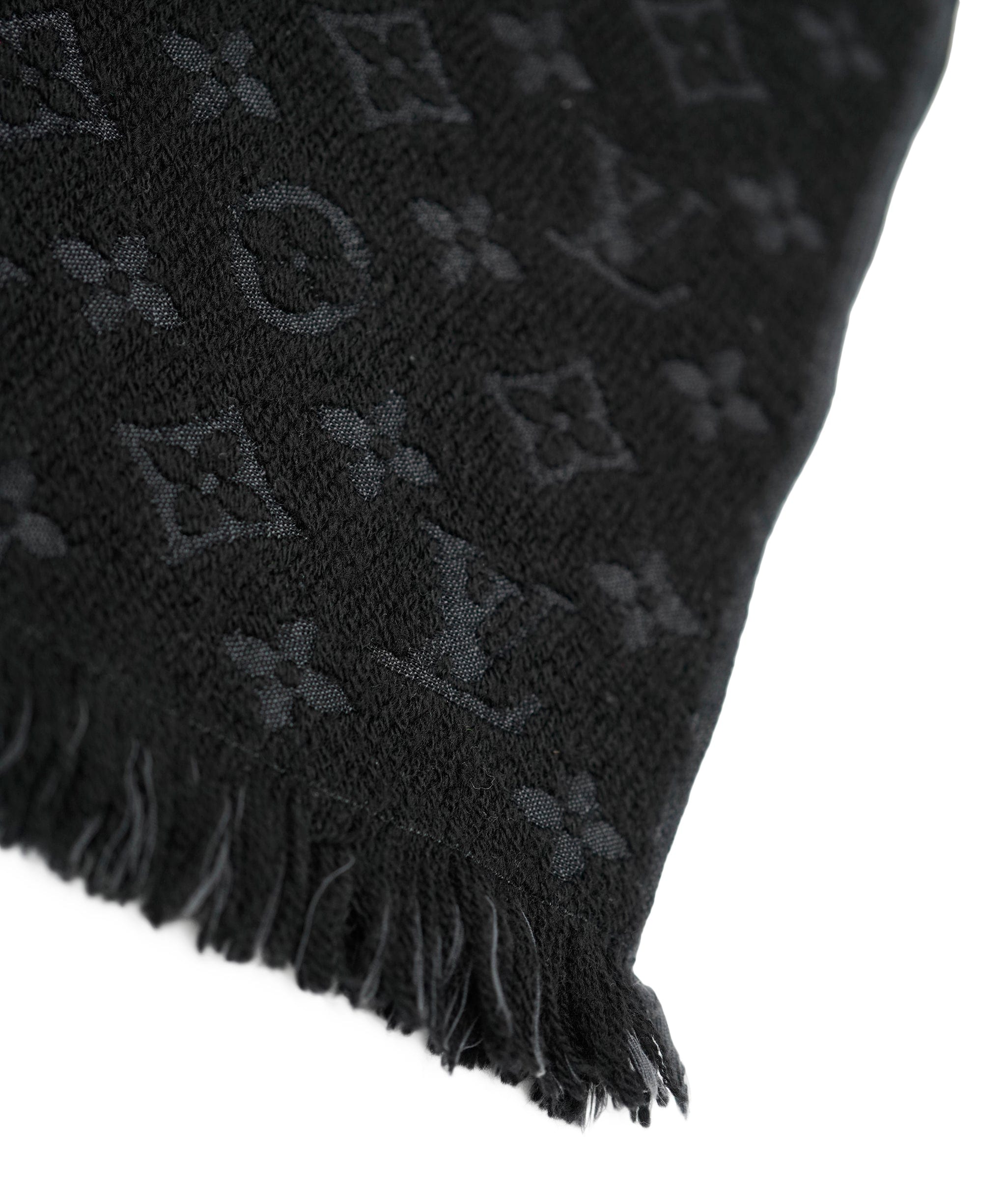 Louis Vuitton Louis Vuitton Wool Black Scarf ALC0616