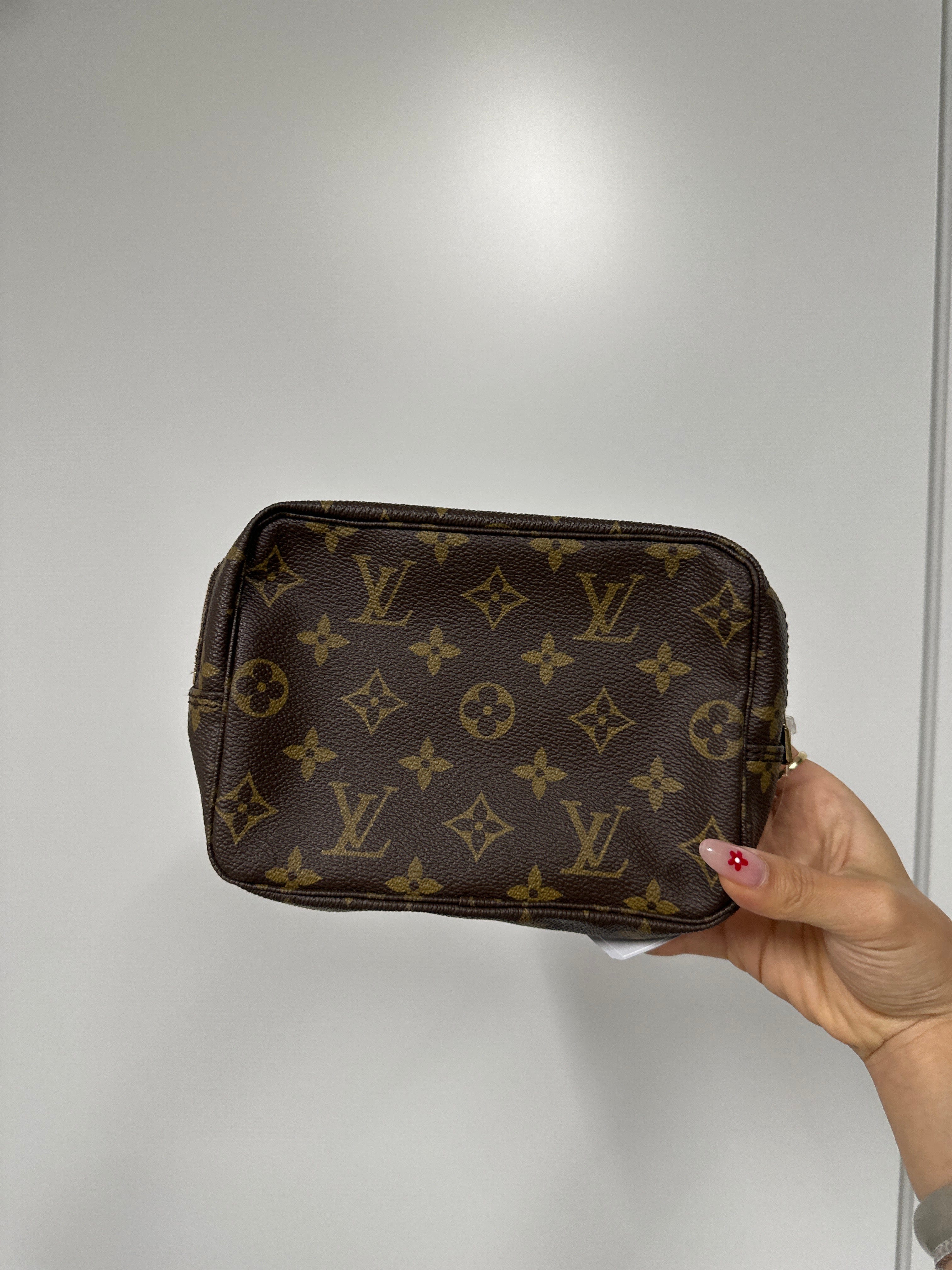 LOUIS VUITTON LOUIS VUITTON Trousse Toilette 18 M47526