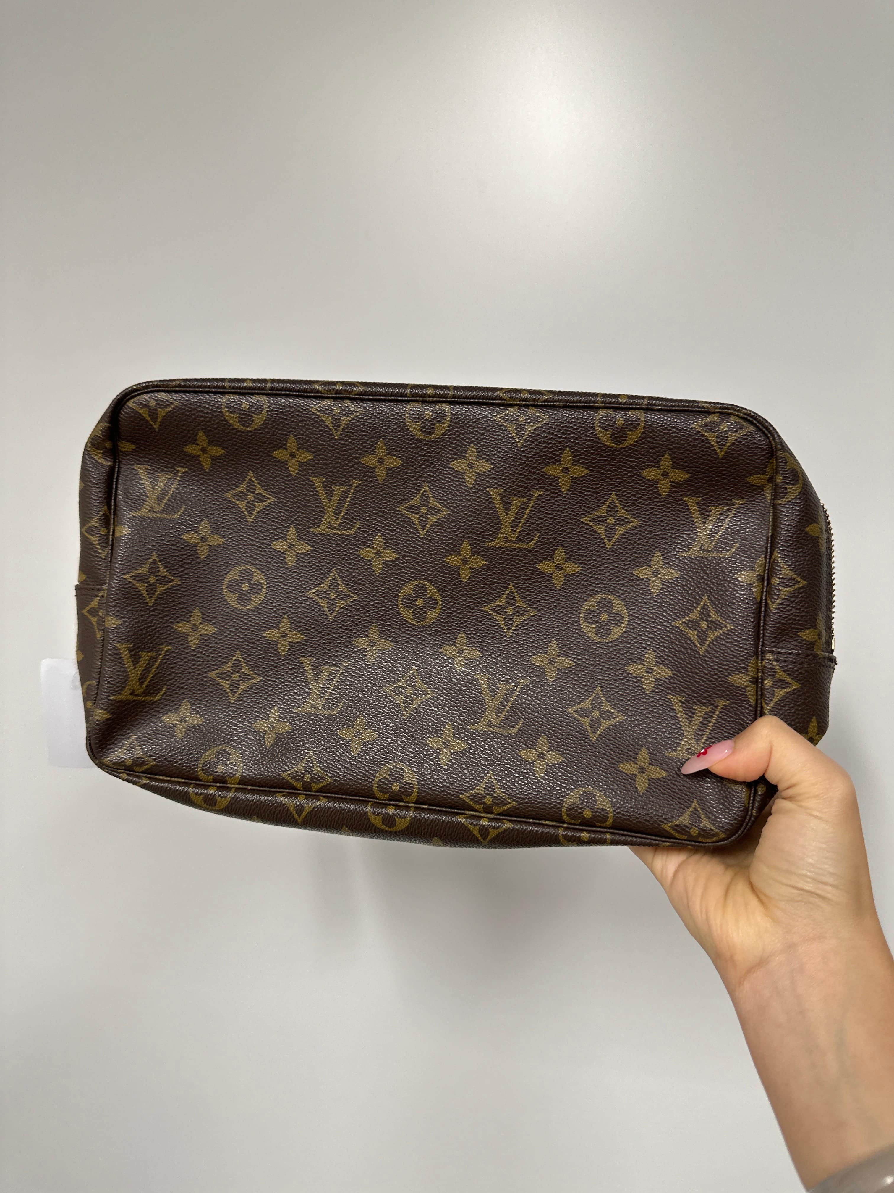 LOUIS VUITTON LOUIS VUITTON Trousse Toilette 28 M47522