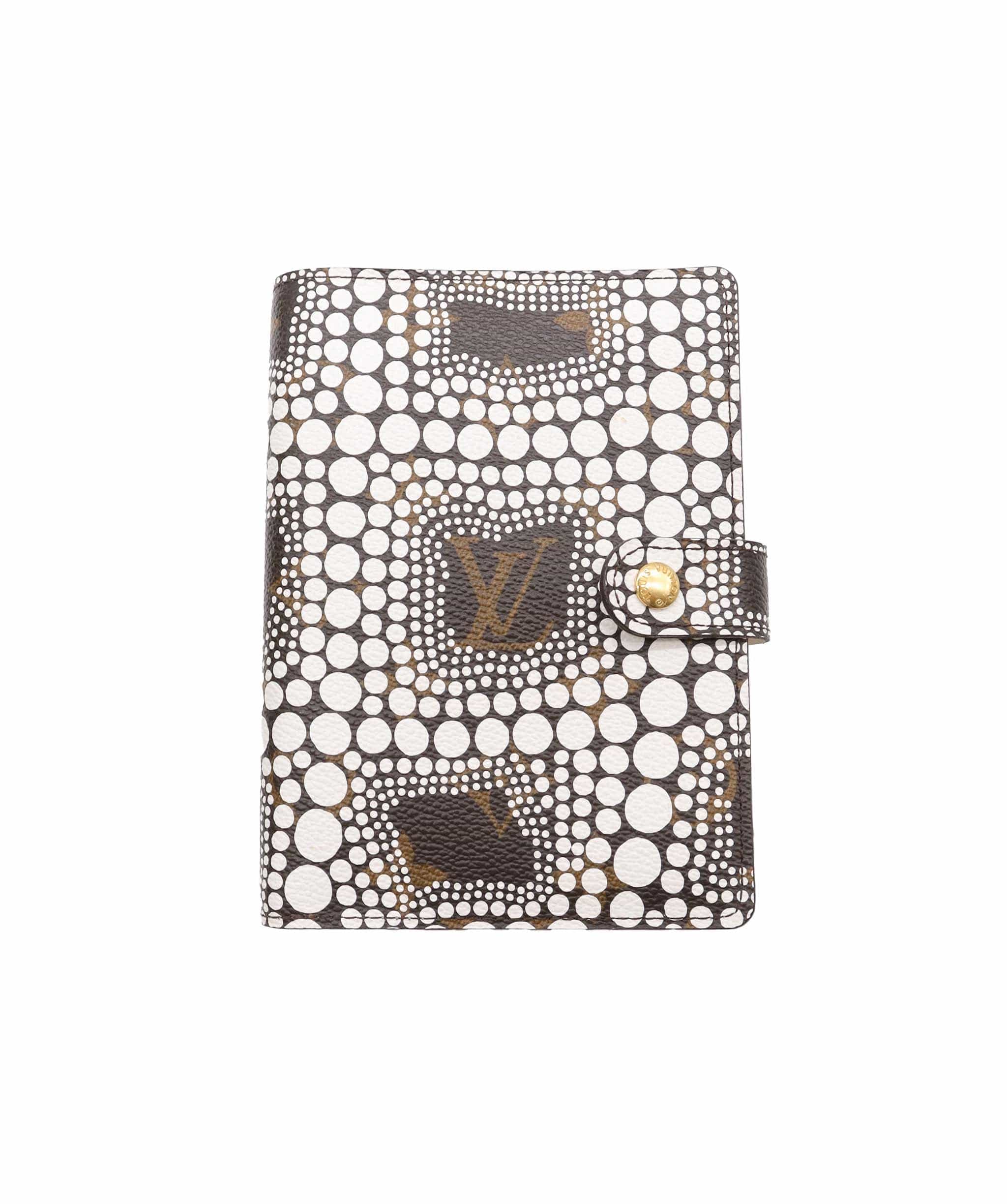 Louis Vuitton LOUIS VUITTON Yayoi Kusama Agenda PM Day Planner Cover White R21131 Auth 56462A DXBV0092