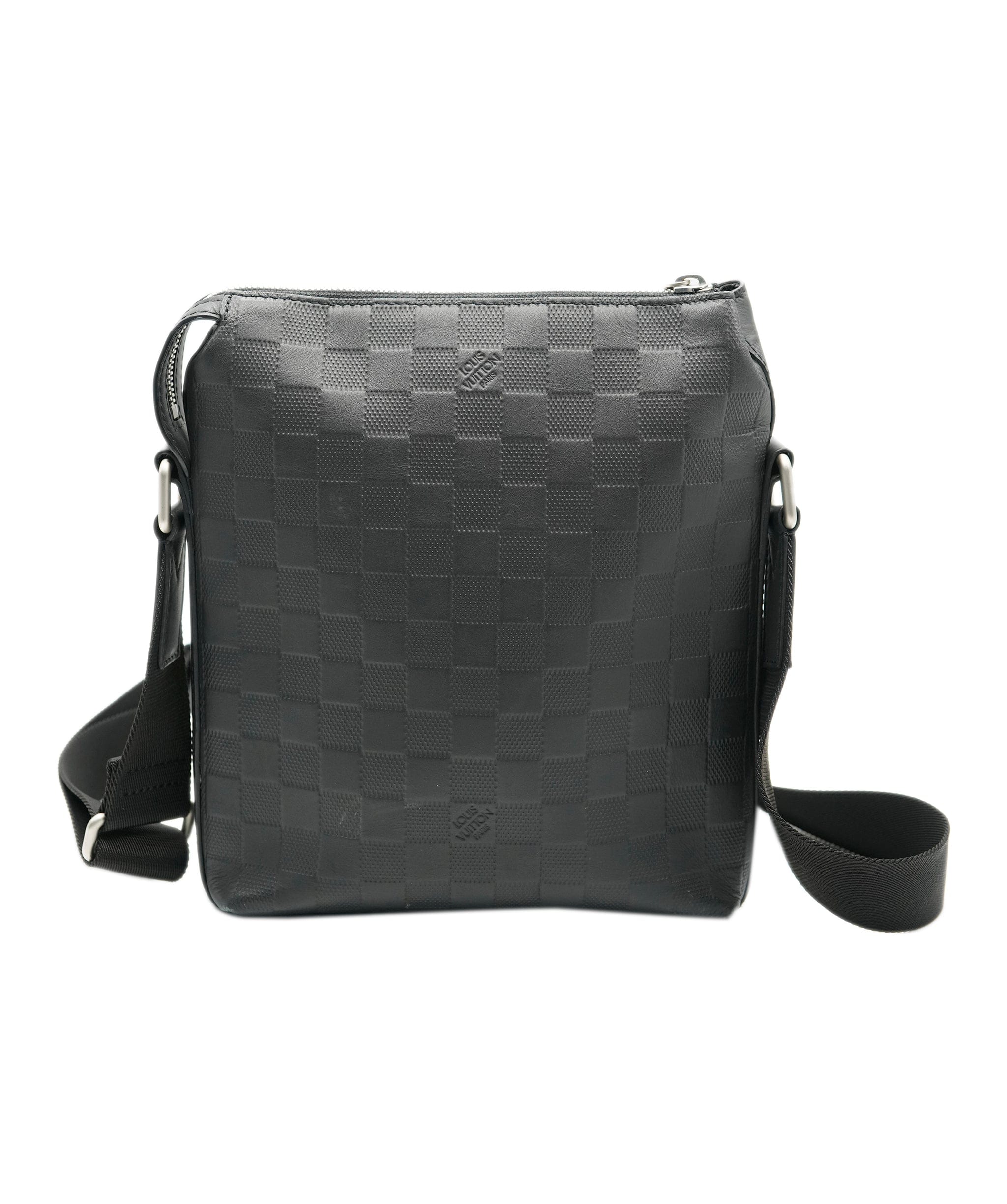 Louis Vuitton Louis Vuitton Black Damier Crossbody ALC0887