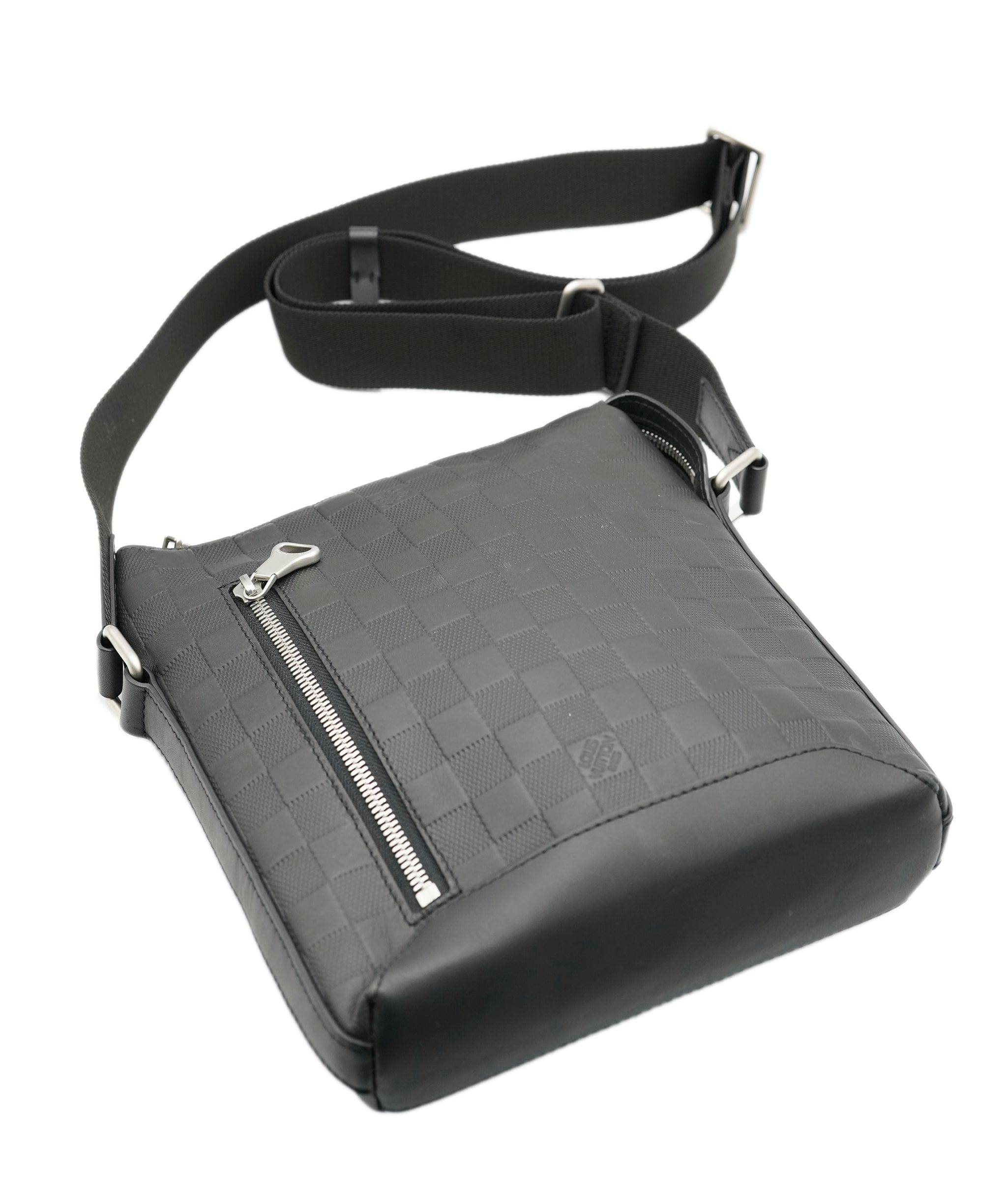 Louis Vuitton Louis Vuitton Black Damier Crossbody ALC0887