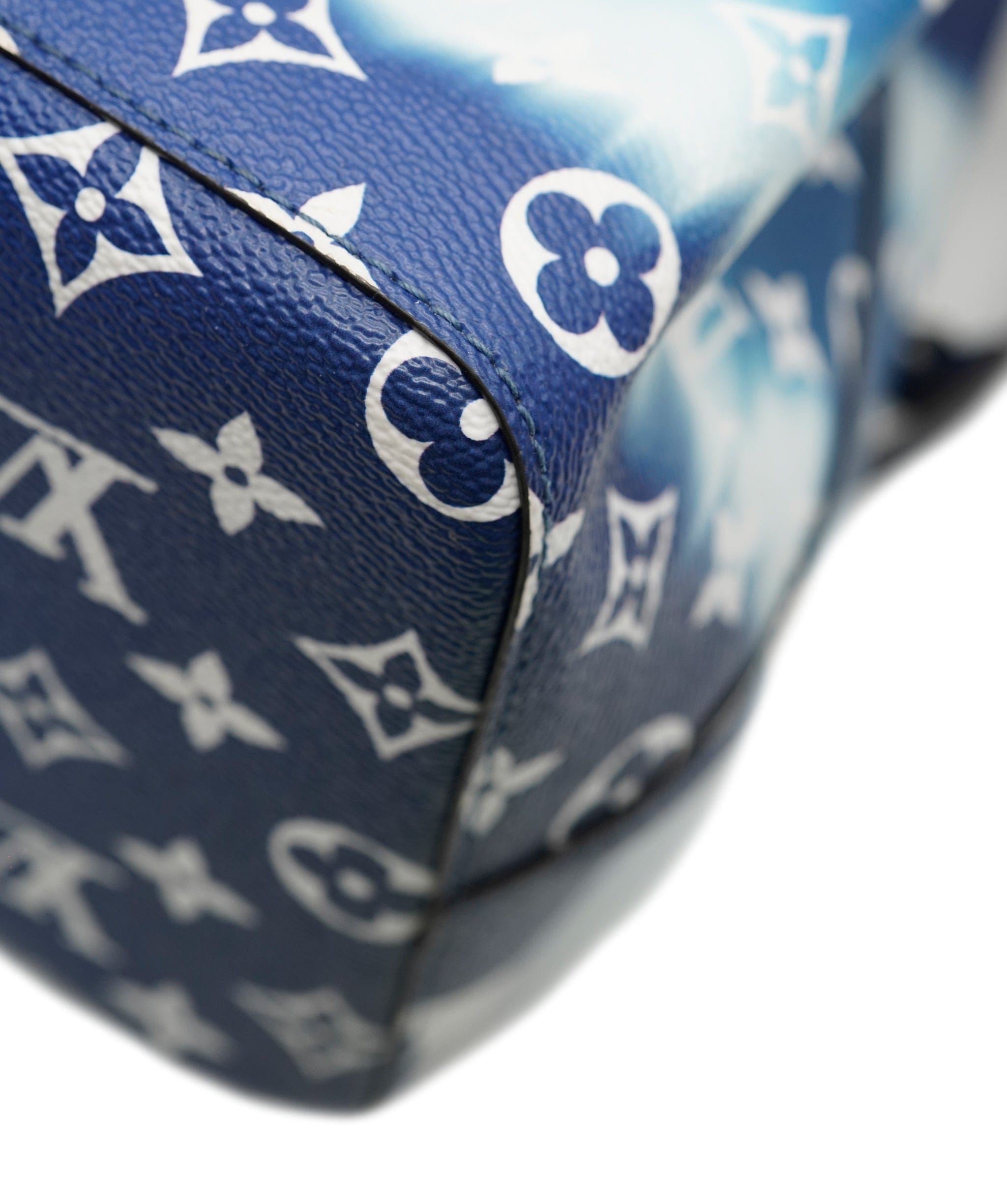 Louis Vuitton Louis Vuitton Blue Escale Monogram Canvas NeoNoe MM ABC0861