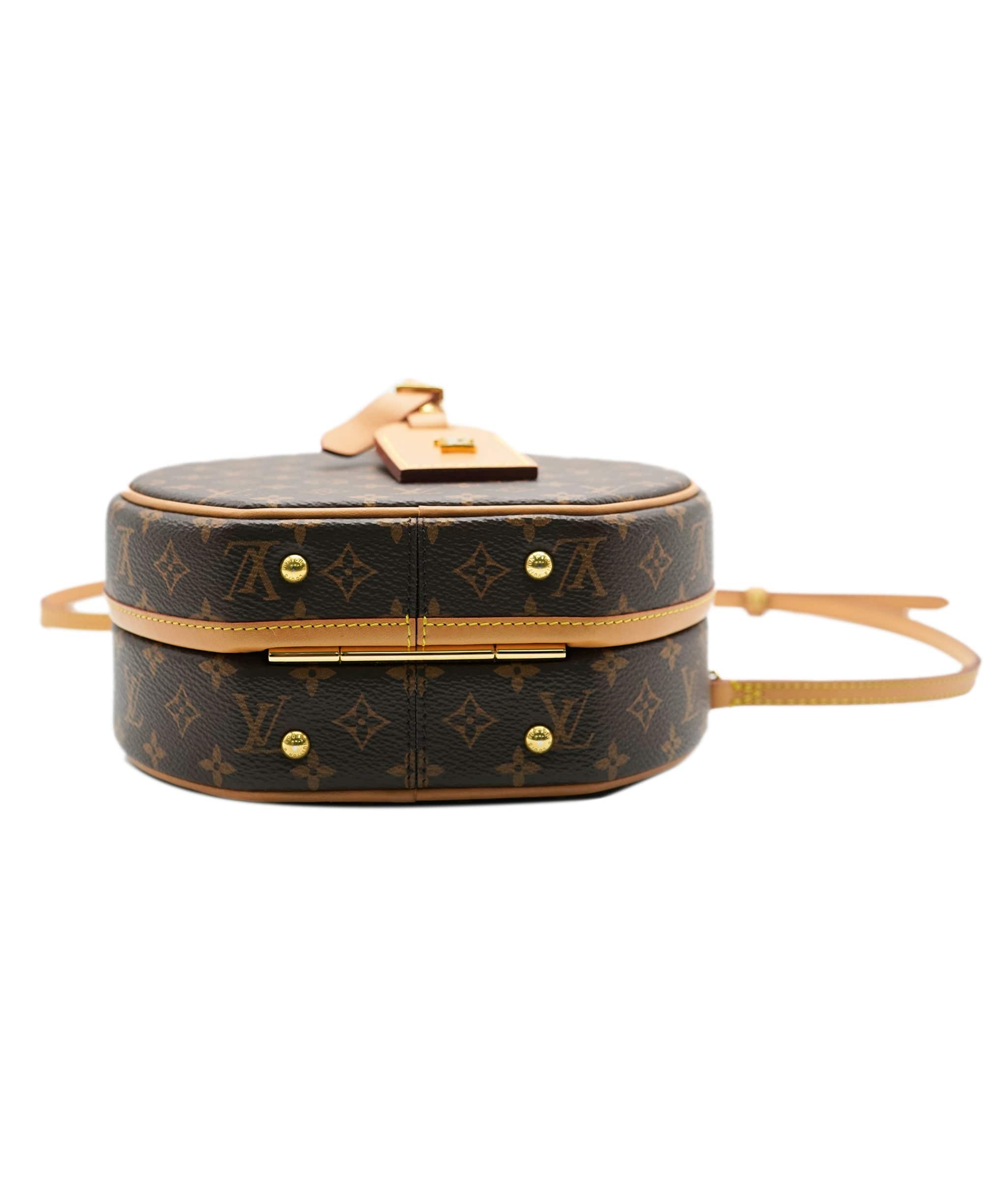 Louis Vuitton Louis Vuitton Boite Chapeau AGC1644