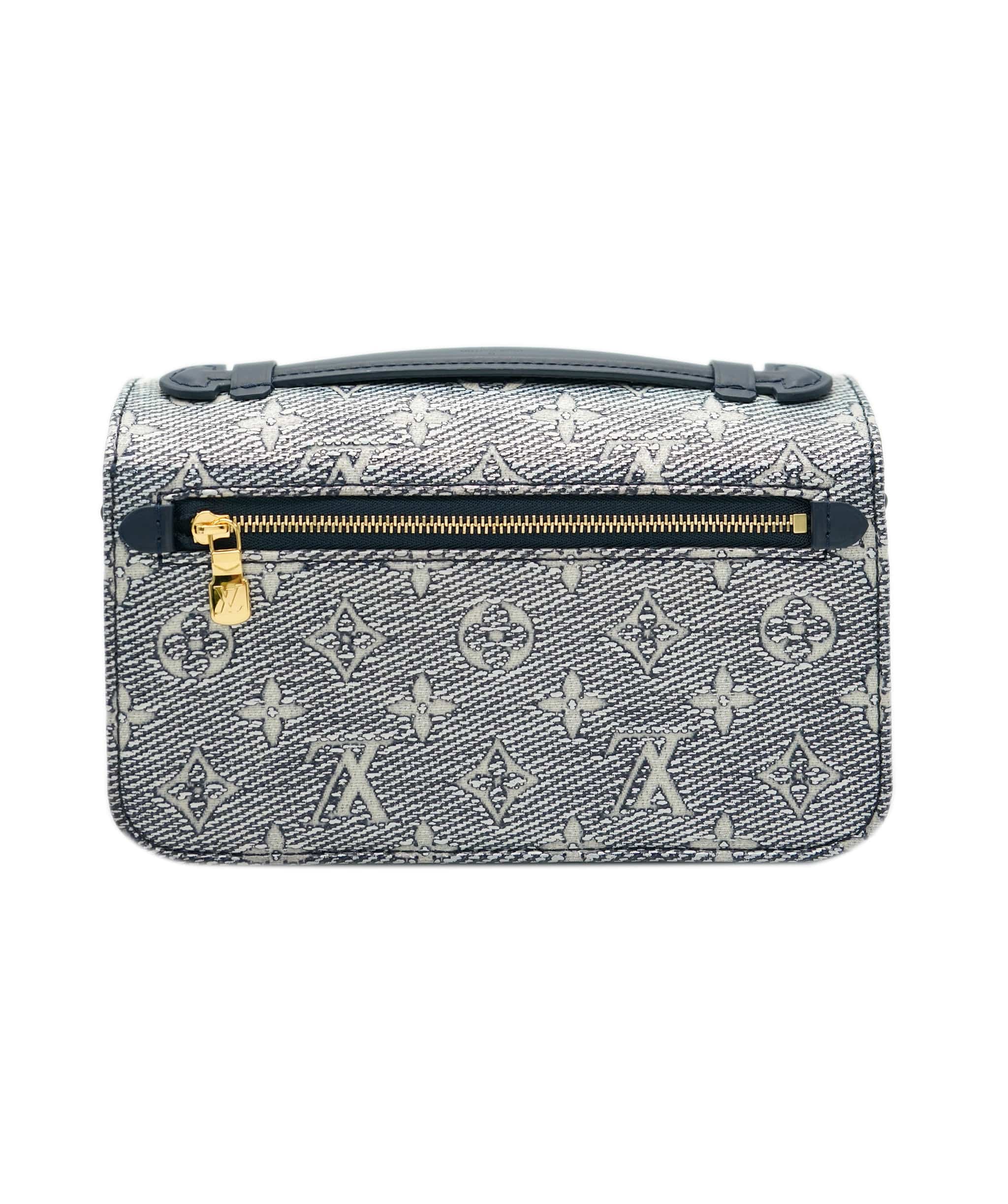 Louis Vuitton Louis Vuitton Metis East West in Bleu Crossbody  ALC1855