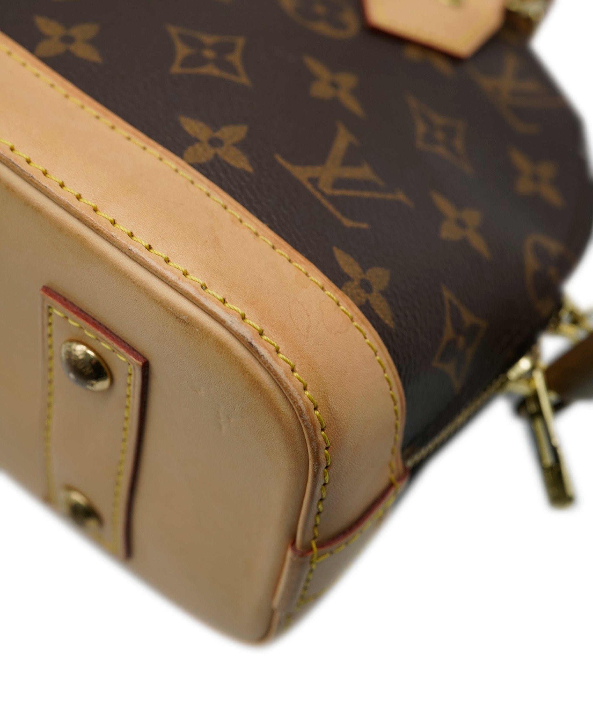 Louis Vuitton Louis Vuitton Monogram Canvas Alma BB ABC0035