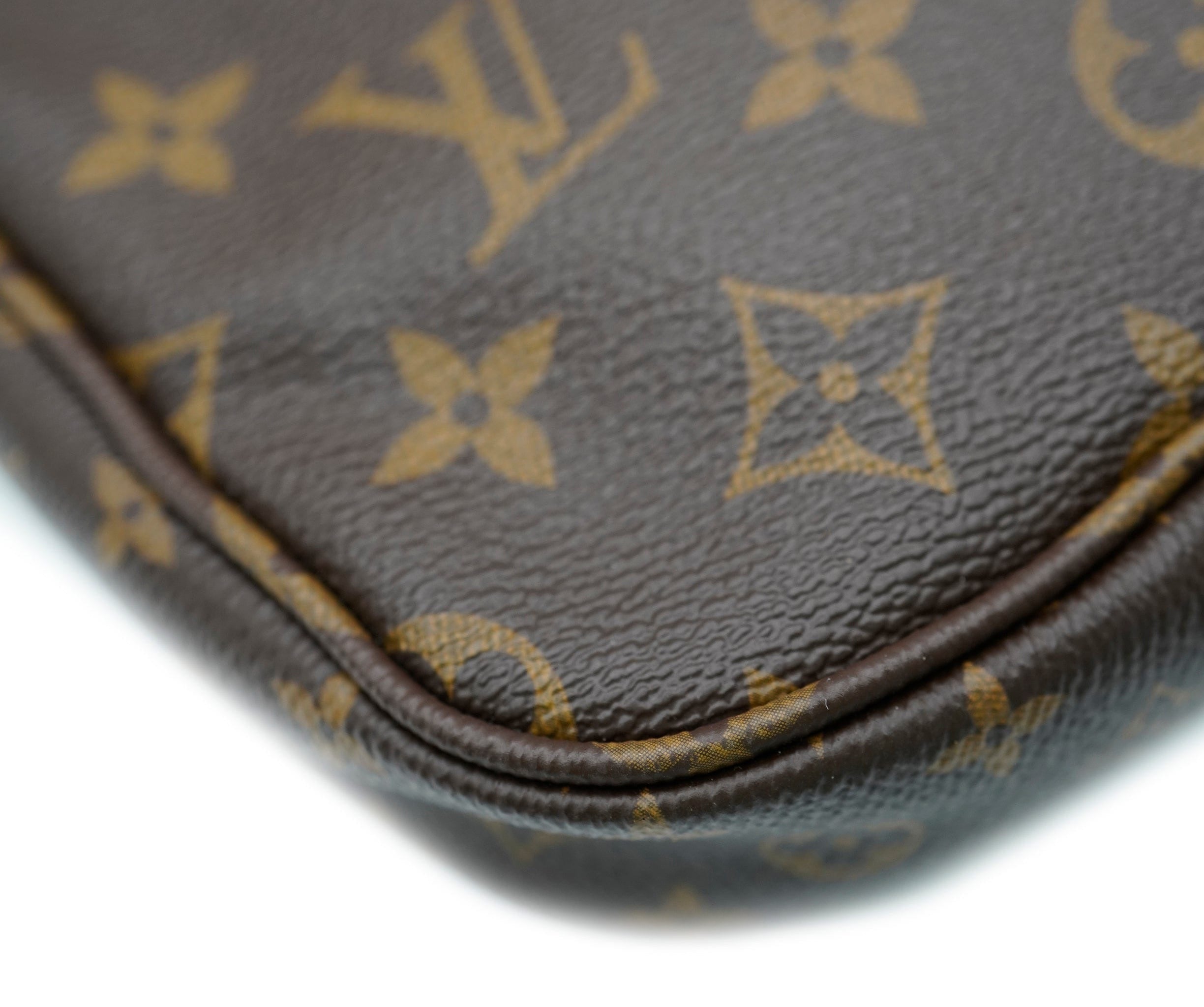 Louis Vuitton Louis Vuitton Monogram Canvas & Khaki Multi Pochette Accessoires ASC2128