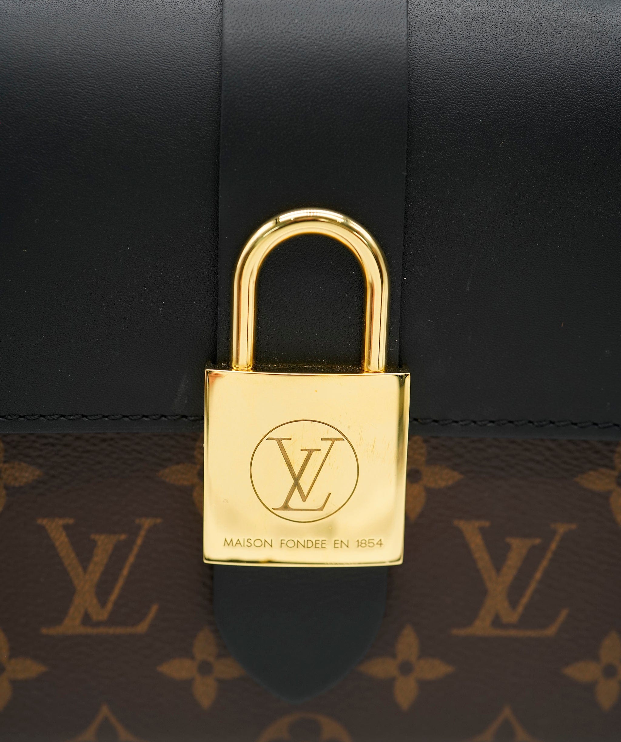 Louis Vuitton Louis Vuitton Monogram Canvas Locky BB ASC2065