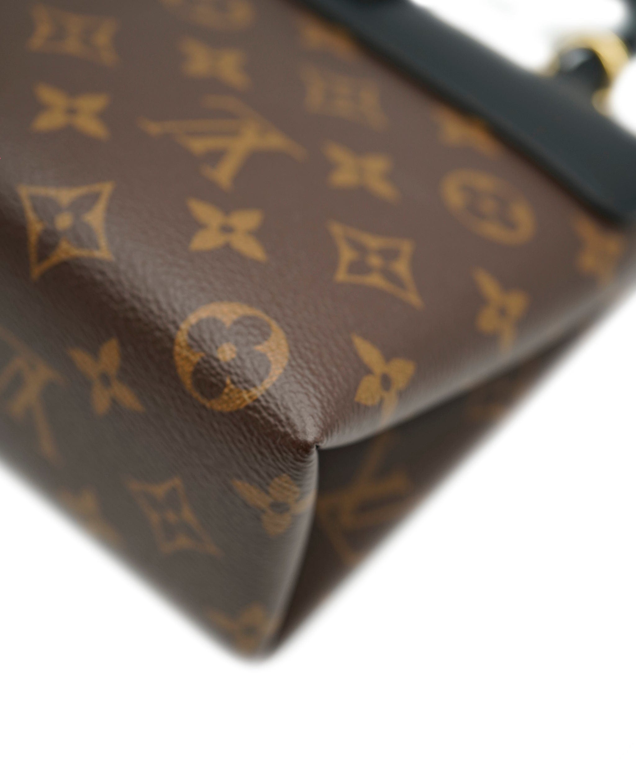 Louis Vuitton Louis Vuitton Monogram Canvas Locky BB ASC2065