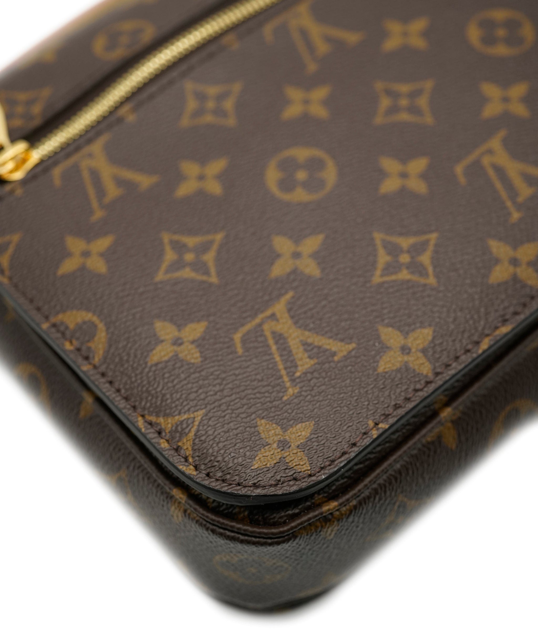 Louis Vuitton Louis Vuitton Monogram Canvas Pochette Metis ABC0432